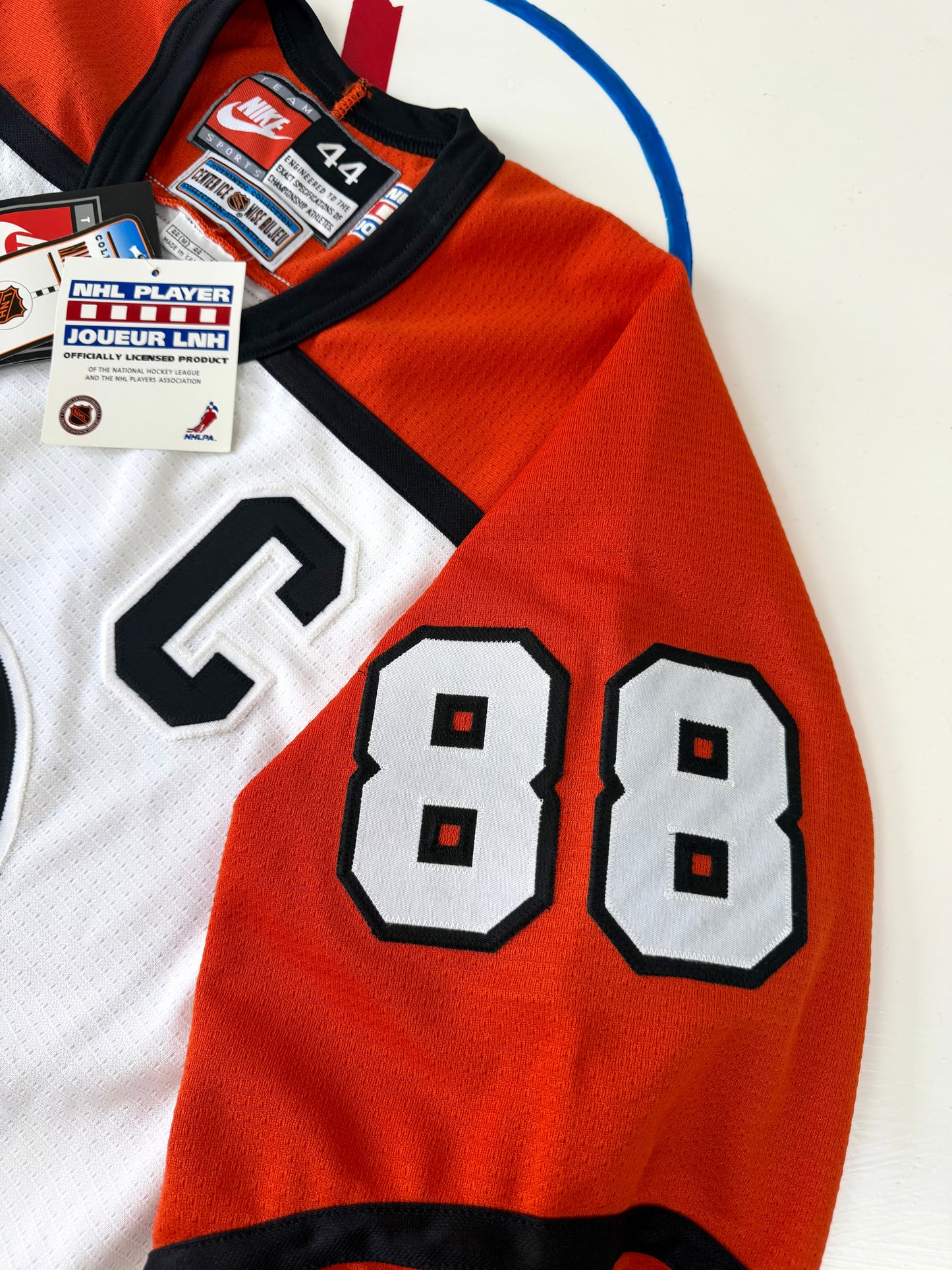Philadelphia Flyers Eric Lindros Autographed 1997 Stanley Cup Finals NHL Hockey Jersey (44/Medium)