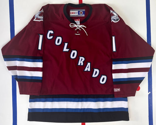 Vintage CCM Colorado Avalanche hockey jersey XL