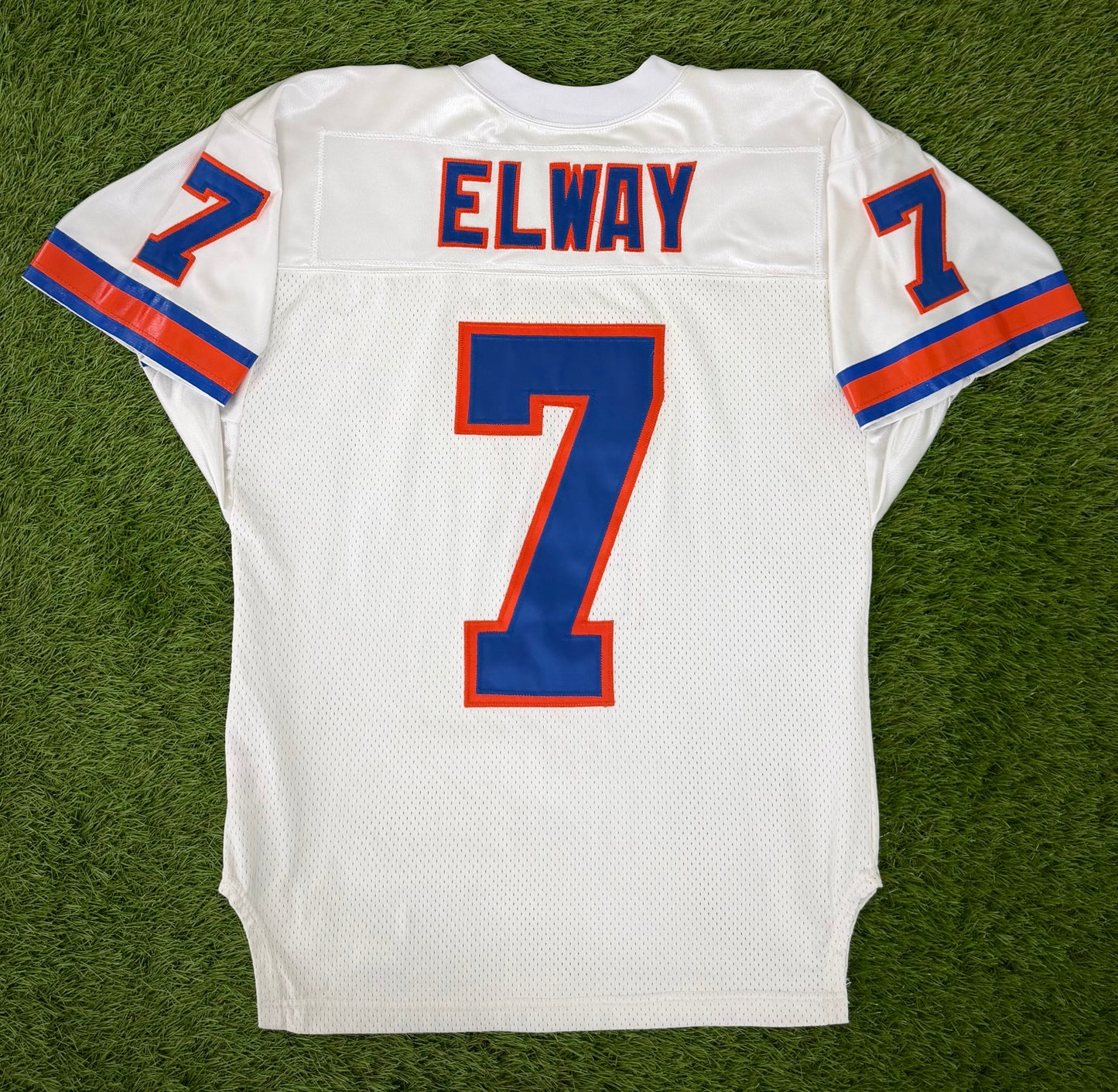 Denver Broncos John Elway 1994 NFL Football Jersey (44/Large)