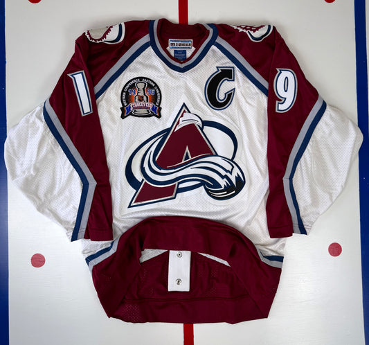 Colorado Avalanche Joe Sakic 1996 Stanley Cup Finals NHL Hockey Jersey (46/Medium)
