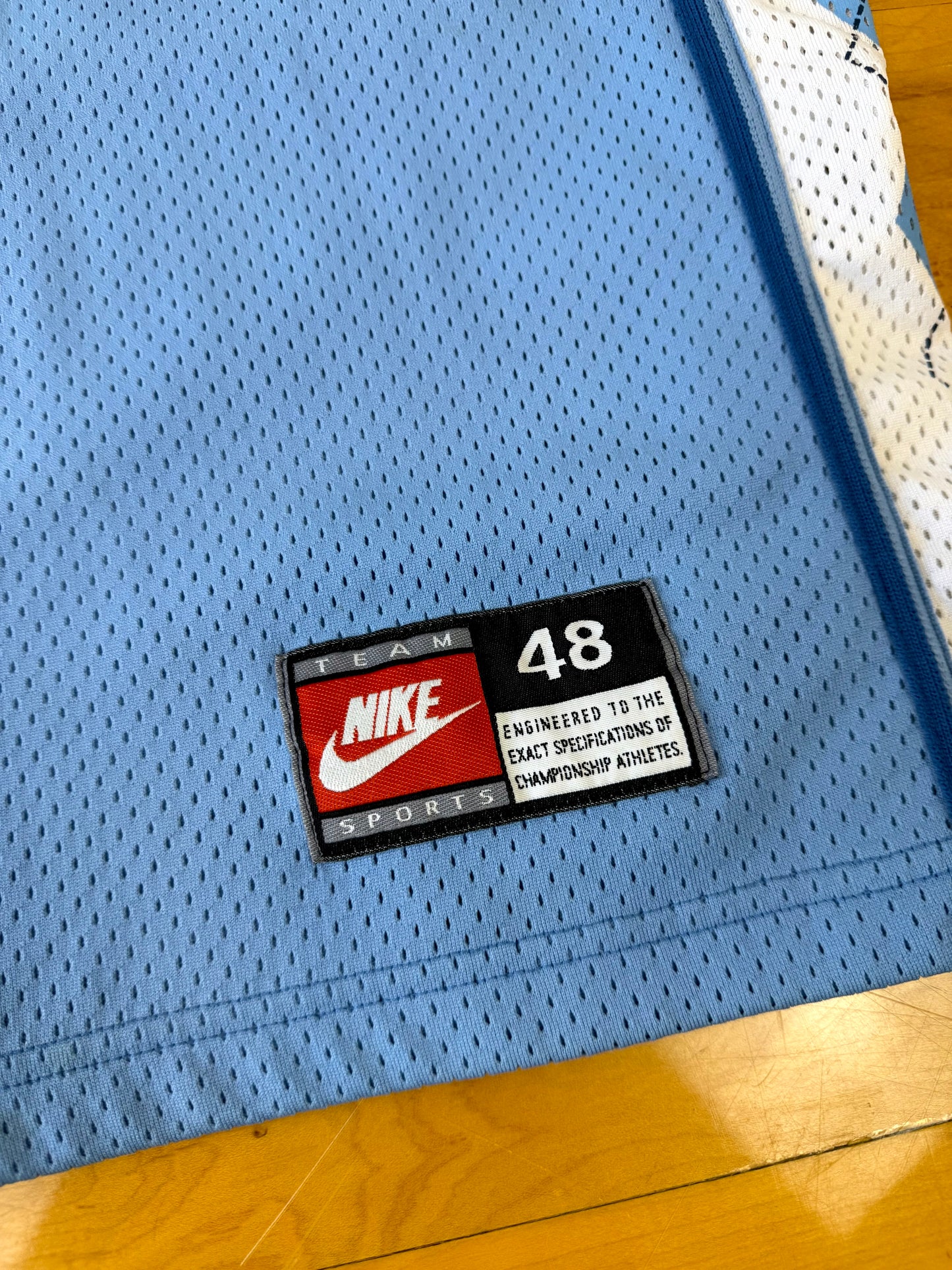 University of North Carolina Tar Heels Vince Carter 1997-1998 College Basketball Jersey (48/XL)