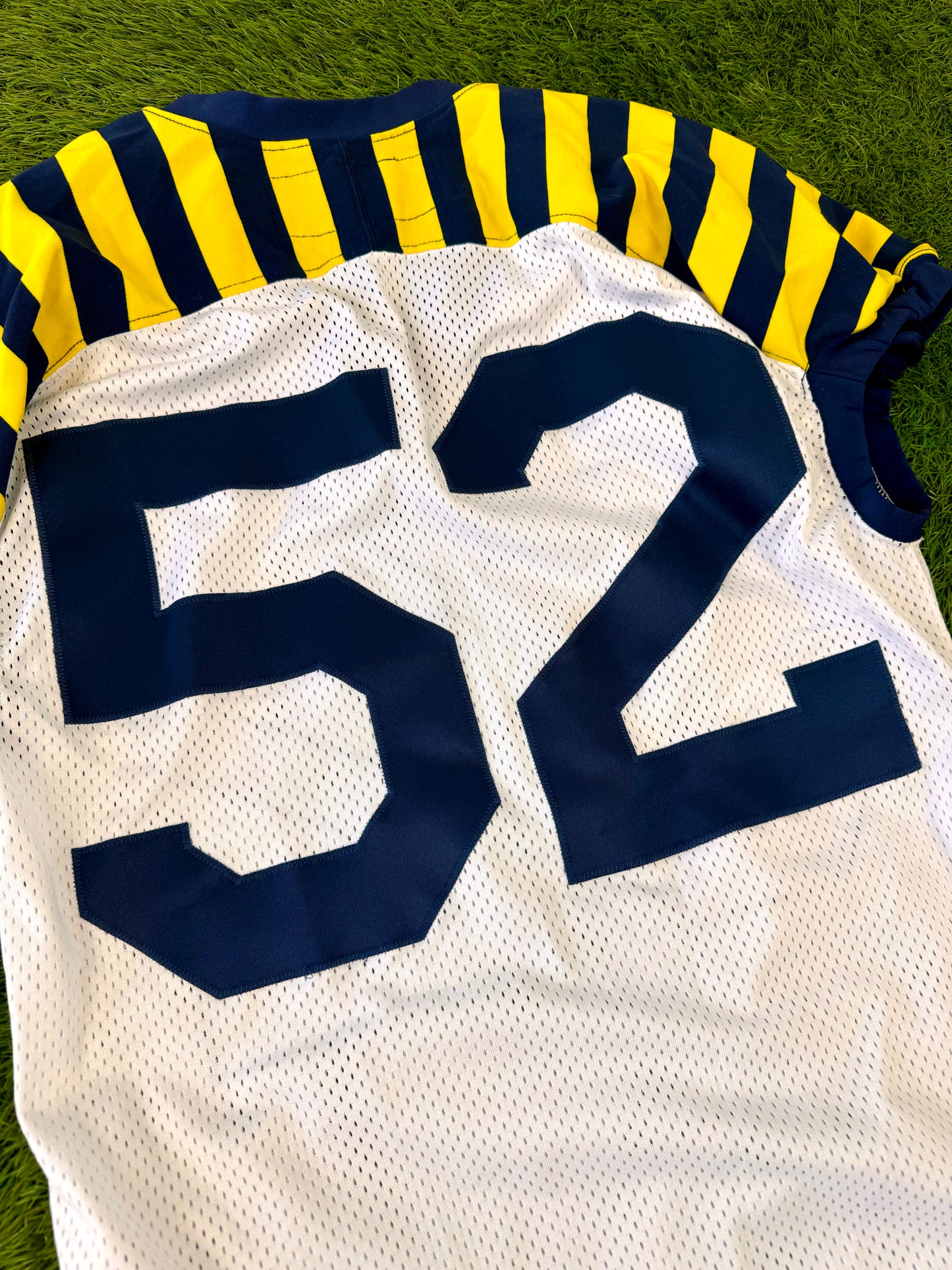 Michigan Wolverines Joey Burzynski 2011 Game Worn College Football Jersey (44/Large)