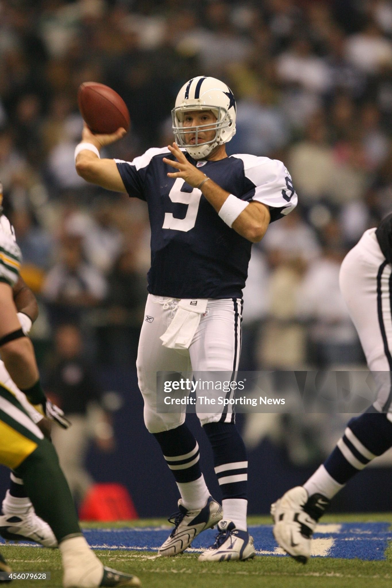 Dallas Cowboys Tony Romo 2007 Thanksgiving Alternate NFL Football Jersey (46/Large)