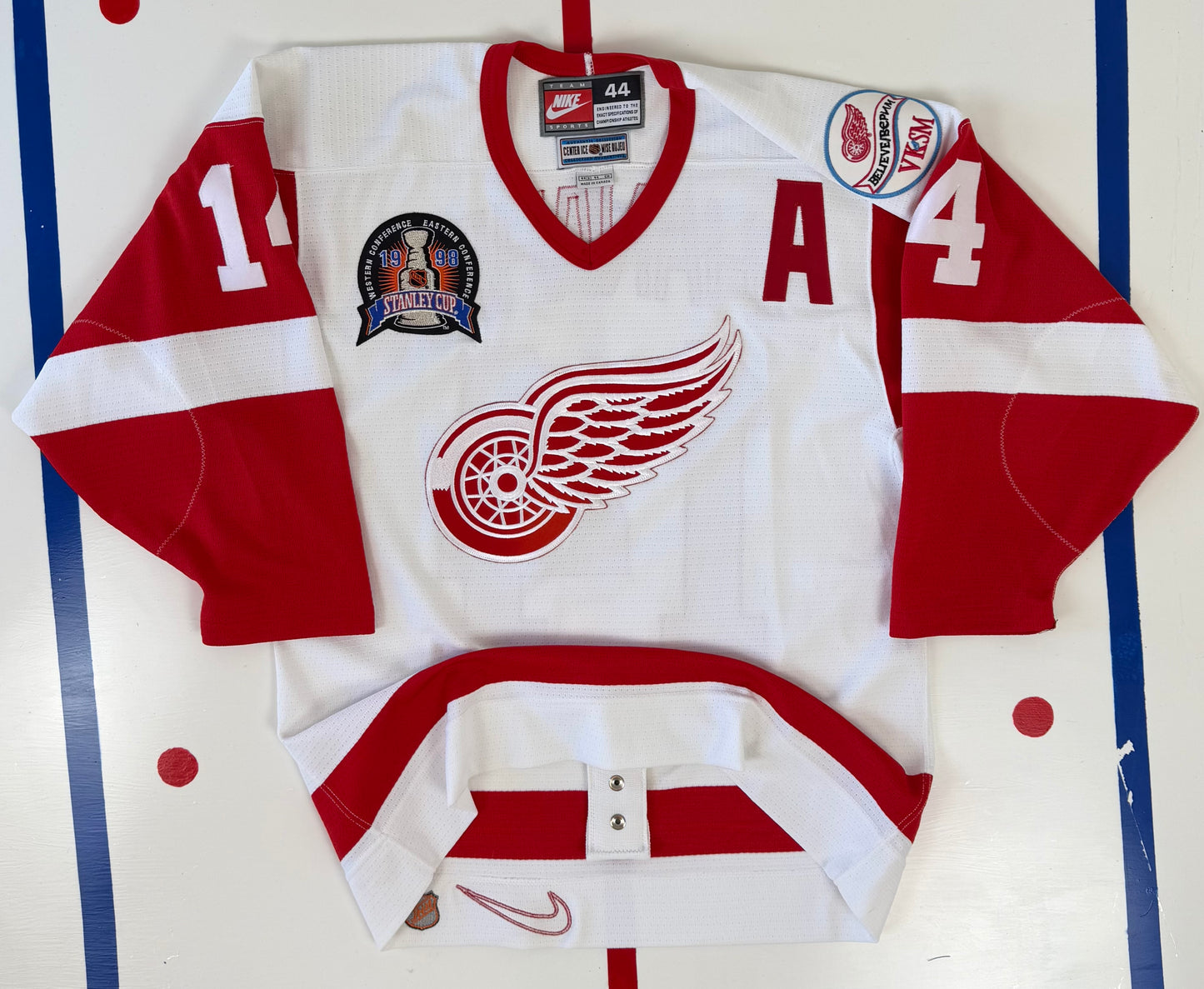 Detroit Red Wings Brendan Shanahan 1998 Stanley Cup Finals NHL Hockey Jersey (44/Small)