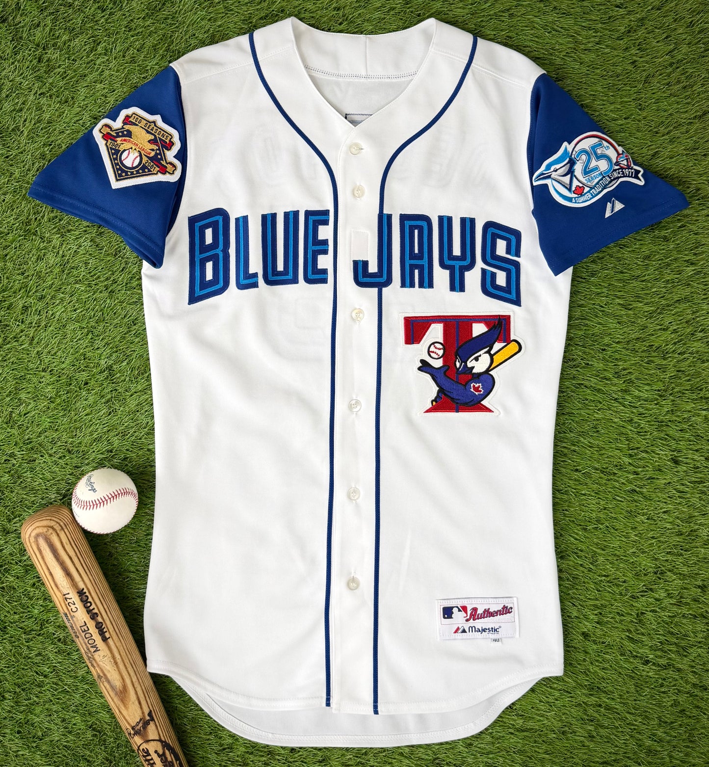 Toronto Blue Jays Carlos Delgado 2001 Faux Vest Home Alternate MLB Baseball Jersey (40/Medium)