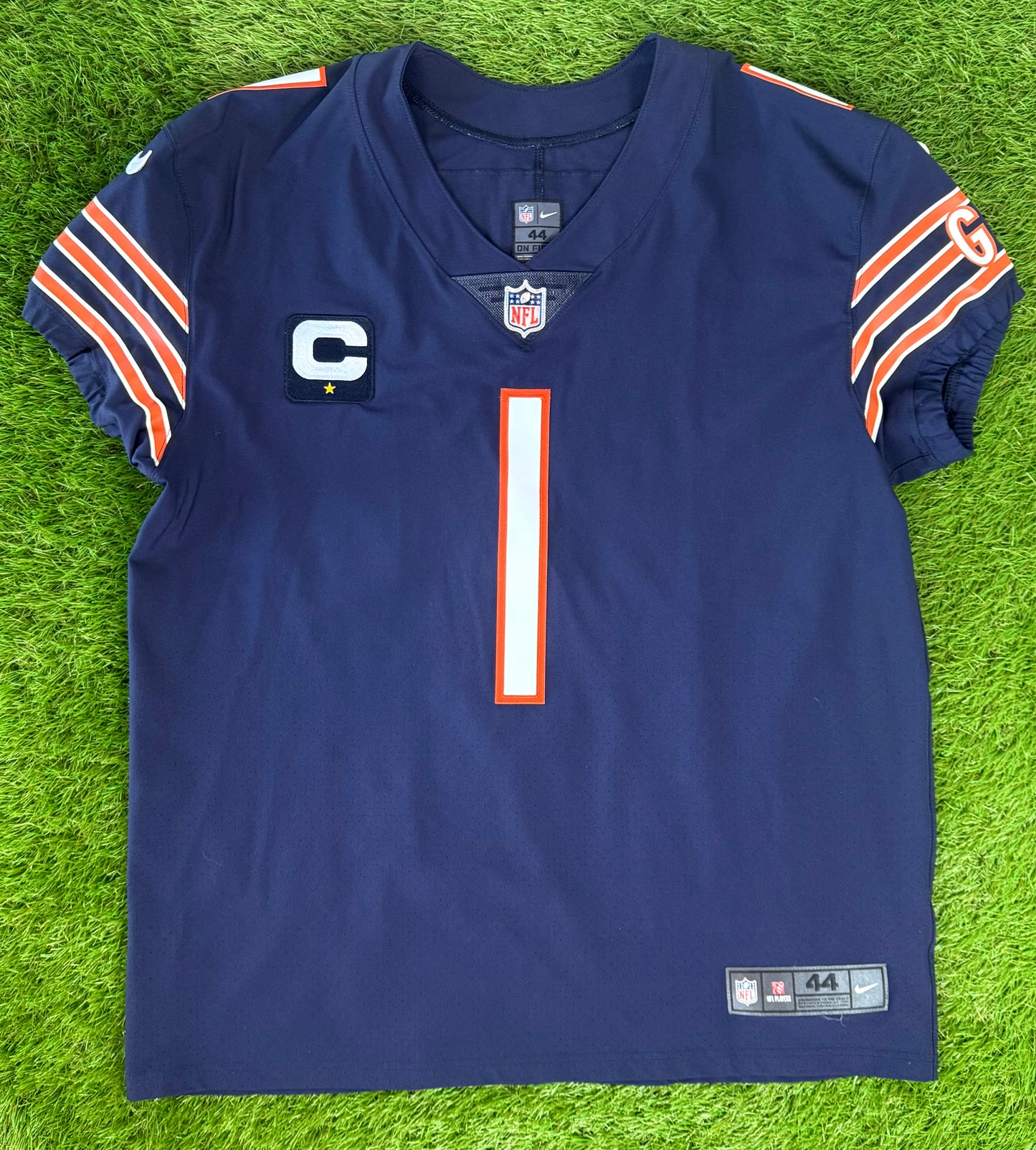 Chicago Bears Justin Fields 2022 NFL Football Jersey (44/Large)