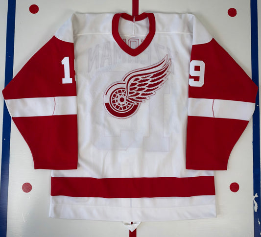 Detroit Red Wings Steve Yzerman 1984-1985 NHL Hockey Jersey (48/Large)