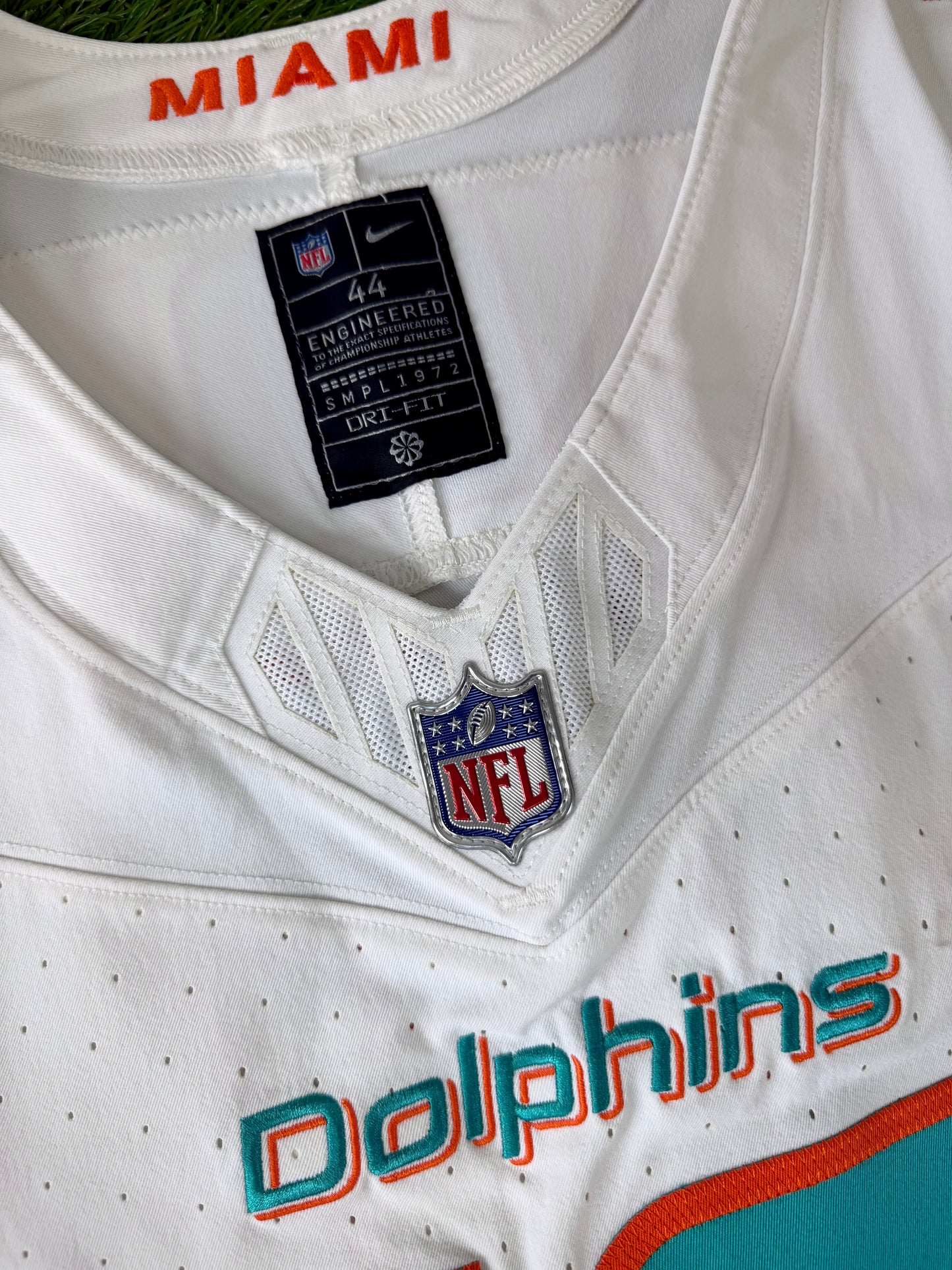 Miami Dolphins Jaylen Waddle 2023-2025 NFL Football Jersey (44/Large)