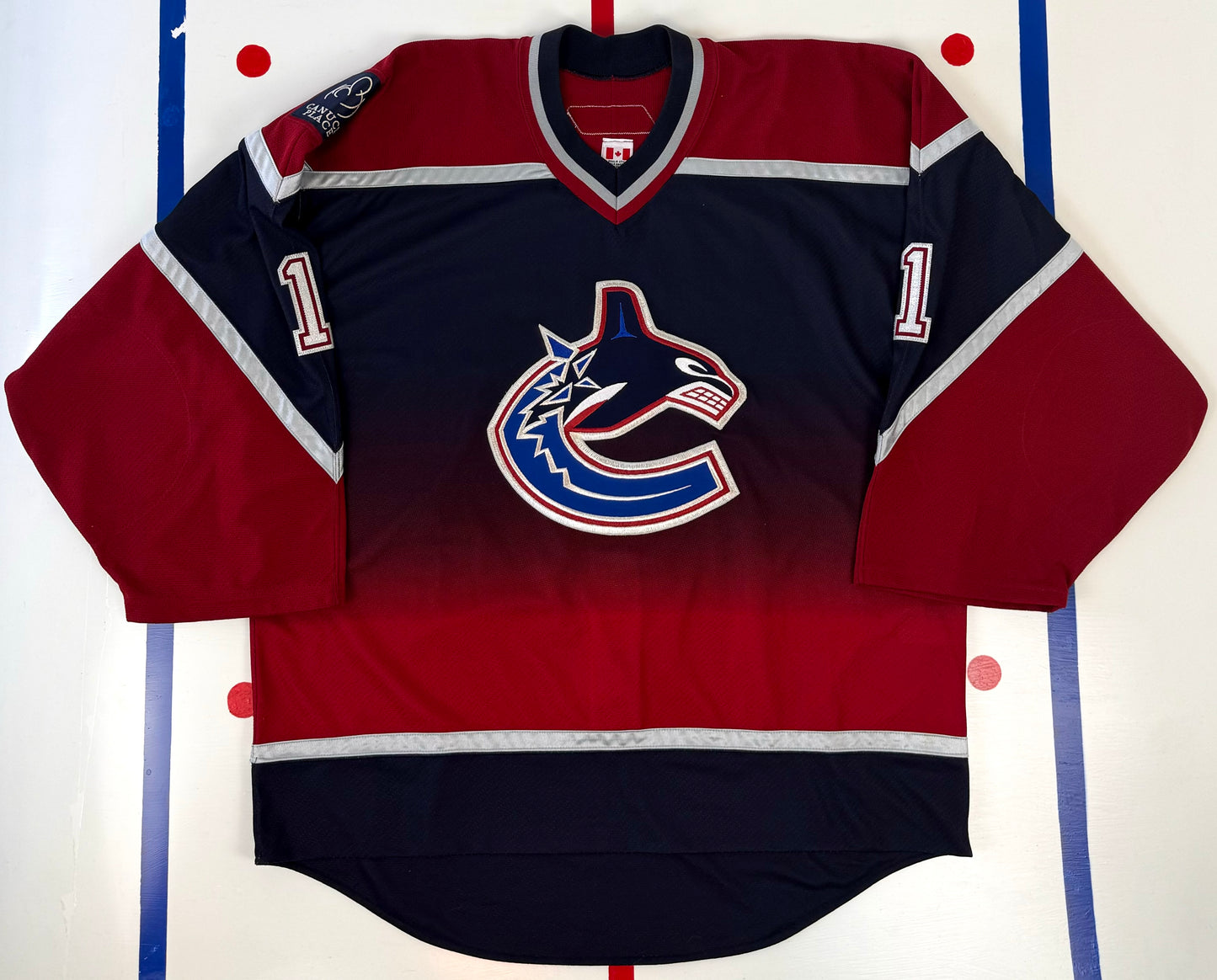 Vancouver Canucks 2005-2006 Roberto Luongo Alternate NHL Hockey Jersey (58G/XXXL)