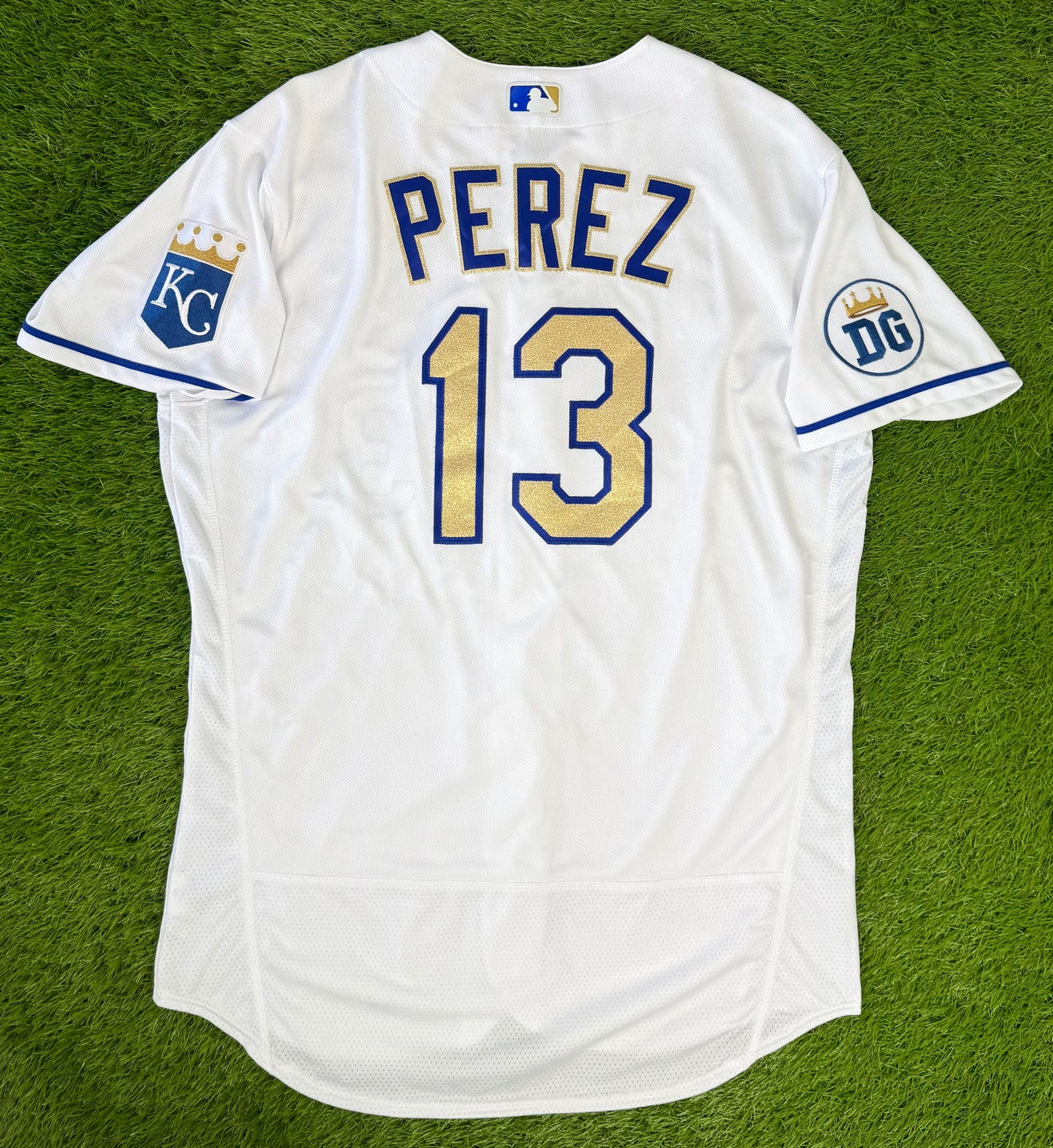 Kansas City Royals 2020 Salvador Perez Gold Trimmed Alternate MLB Baseball Jersey (48/XL)