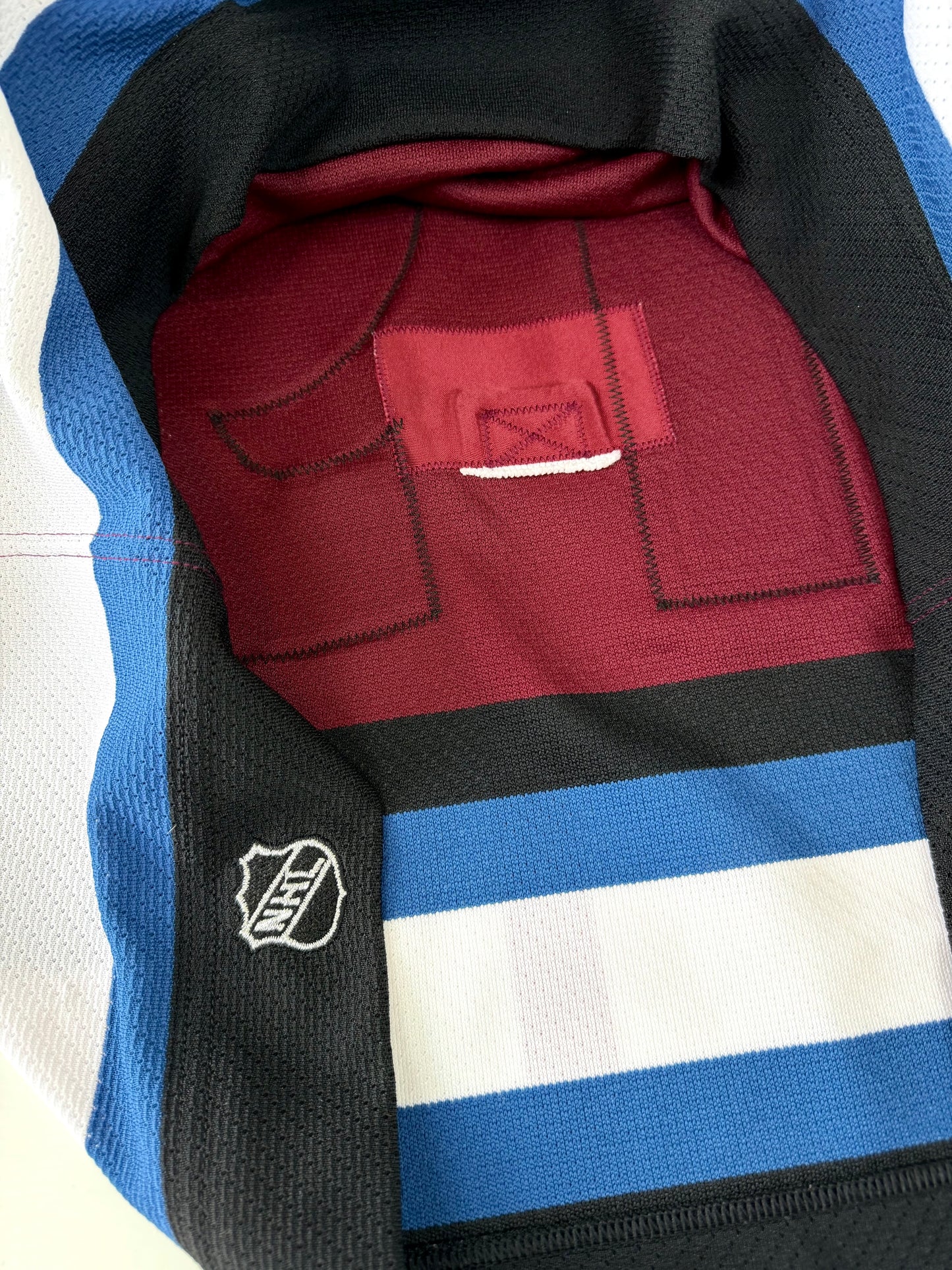 Colorado Avalanche 2001-2004 Joe Sakic Third NHL Hockey Jersey (46/Medium)