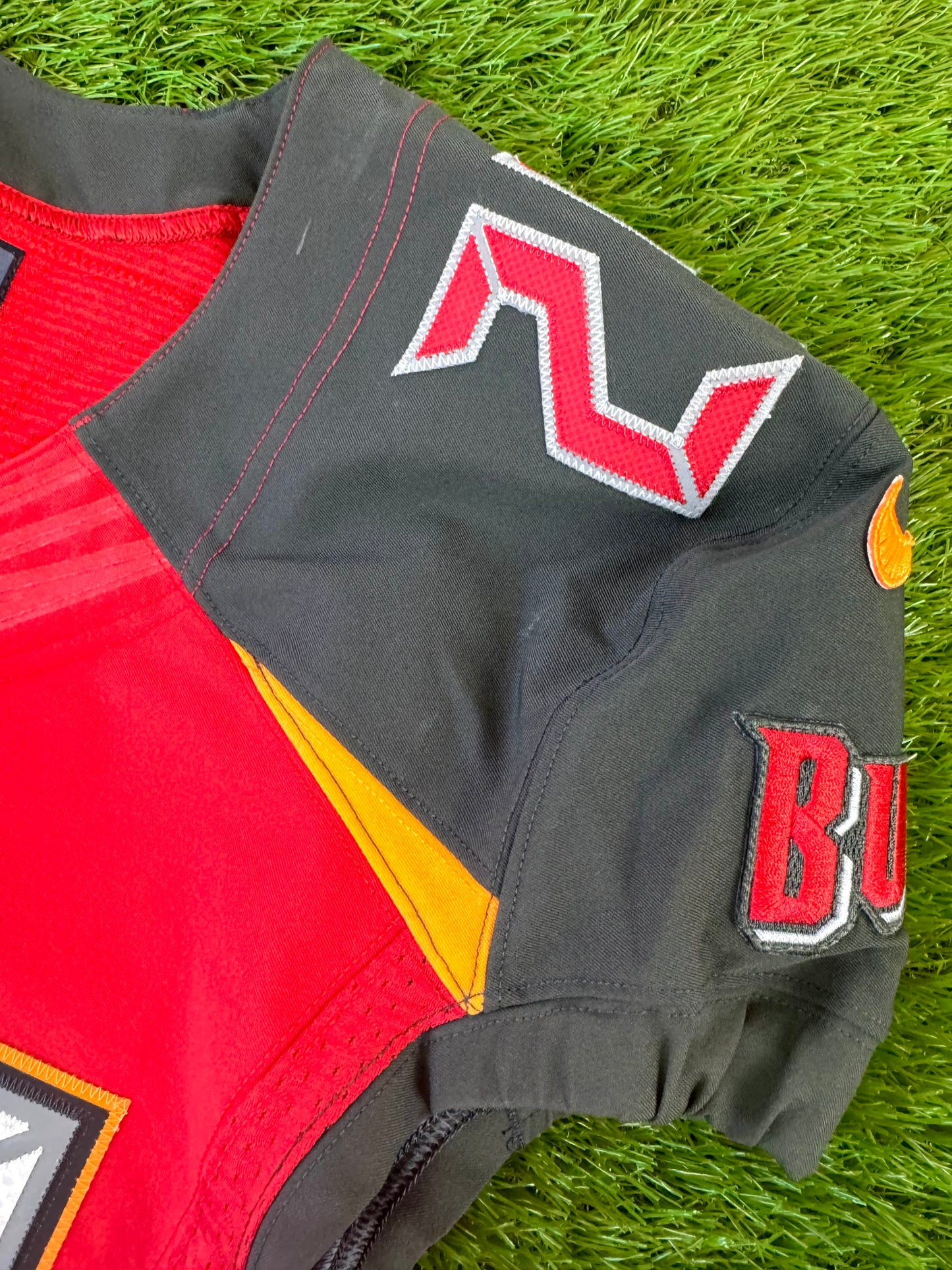 Tampa Bay Buccaneers 2019 Ryan Smith Game Worn NFL Football Jersey (40/Medium)