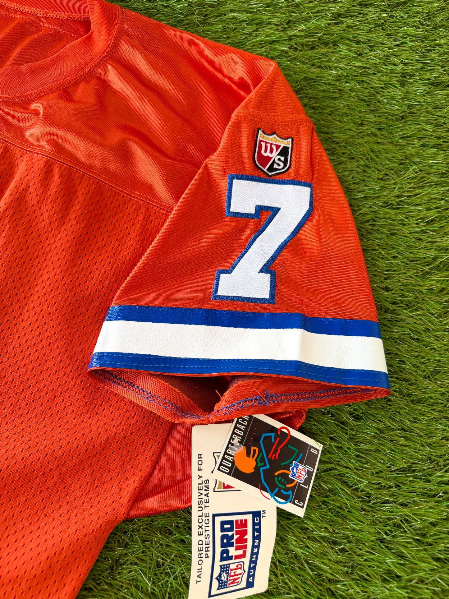 Denver Broncos John Elway Autographed 1995 NFL Football Jersey (48/XL)