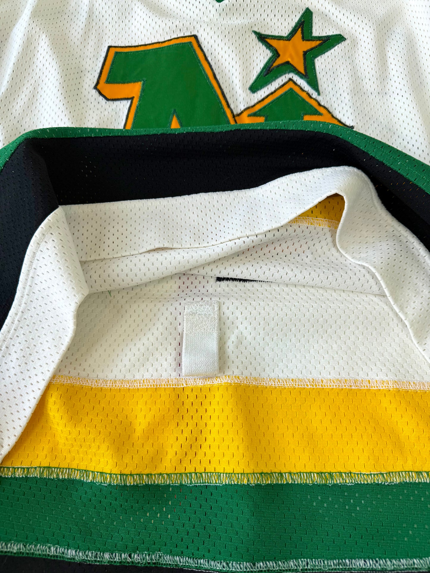 Minnesota North Stars Brian Bellows 1982-1983 NHL Hockey Jersey (56/XXL)