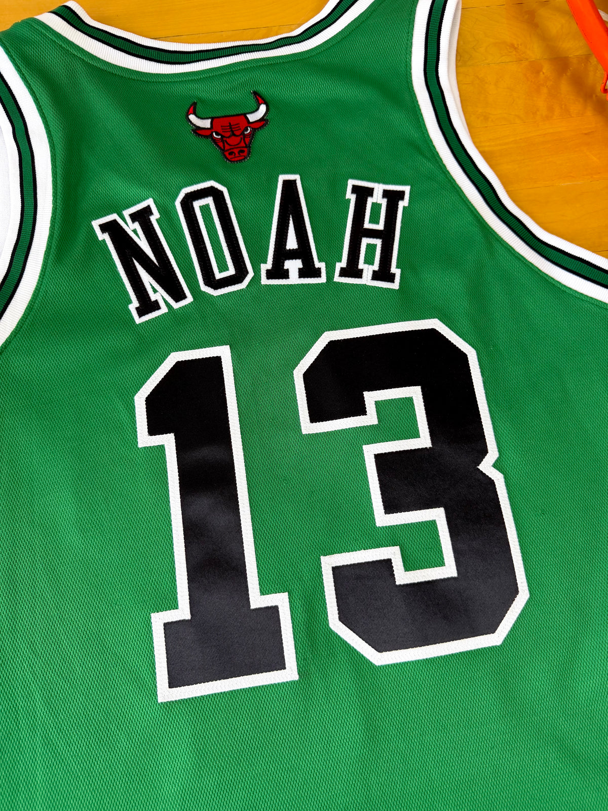 Chicago Bulls Jokim Noah Game Worn St. Patrick’s Day NBA Basketball Jersey (XXXL)
