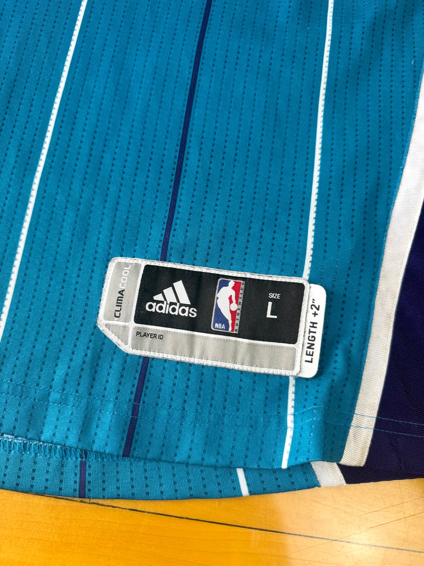 New Orleans Hornets Chris Paul Team Issued 2010-2011 NBA Basketball Jersey (Large)