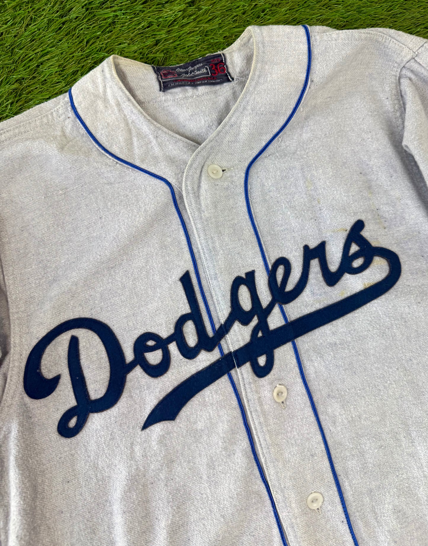 Brooklyn Dodgers 1948 Jackie Robinson MLB Baseball Jersey (36/Medium)