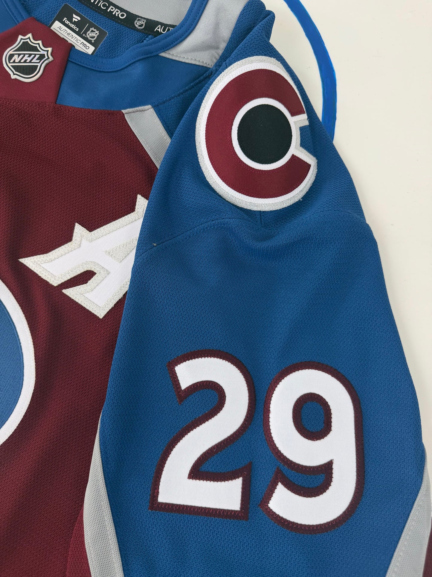 Colorado Avalanche Nathan MacKinnon 2024-2026 NHL Hockey Jersey (58/XXXL)