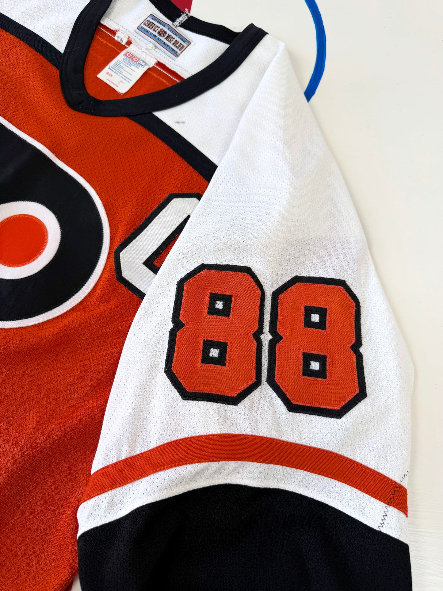 Philadelphia Flyers Eric Lindros 1994-1996 Signed NHL Hockey Jersey (44/Medium)
