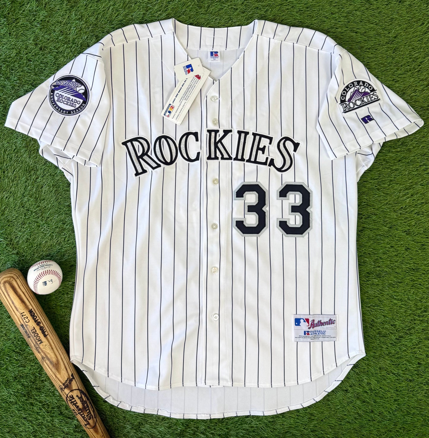 Colorado Rockies Larry Walker Autographed 2002 MLB Baseball Jersey (52/XXL)