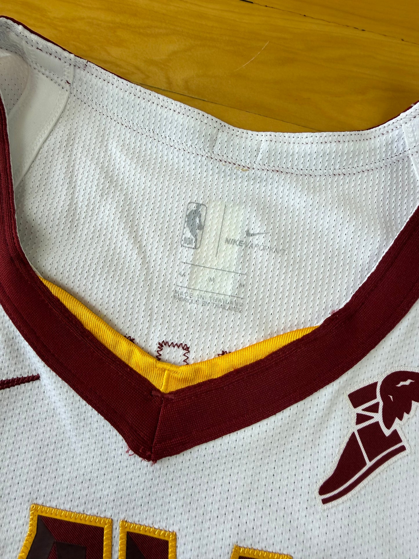 Cleveland Cavaliers LeBron James 2017-2018 NBA Basketball Jersey (44/Medium)