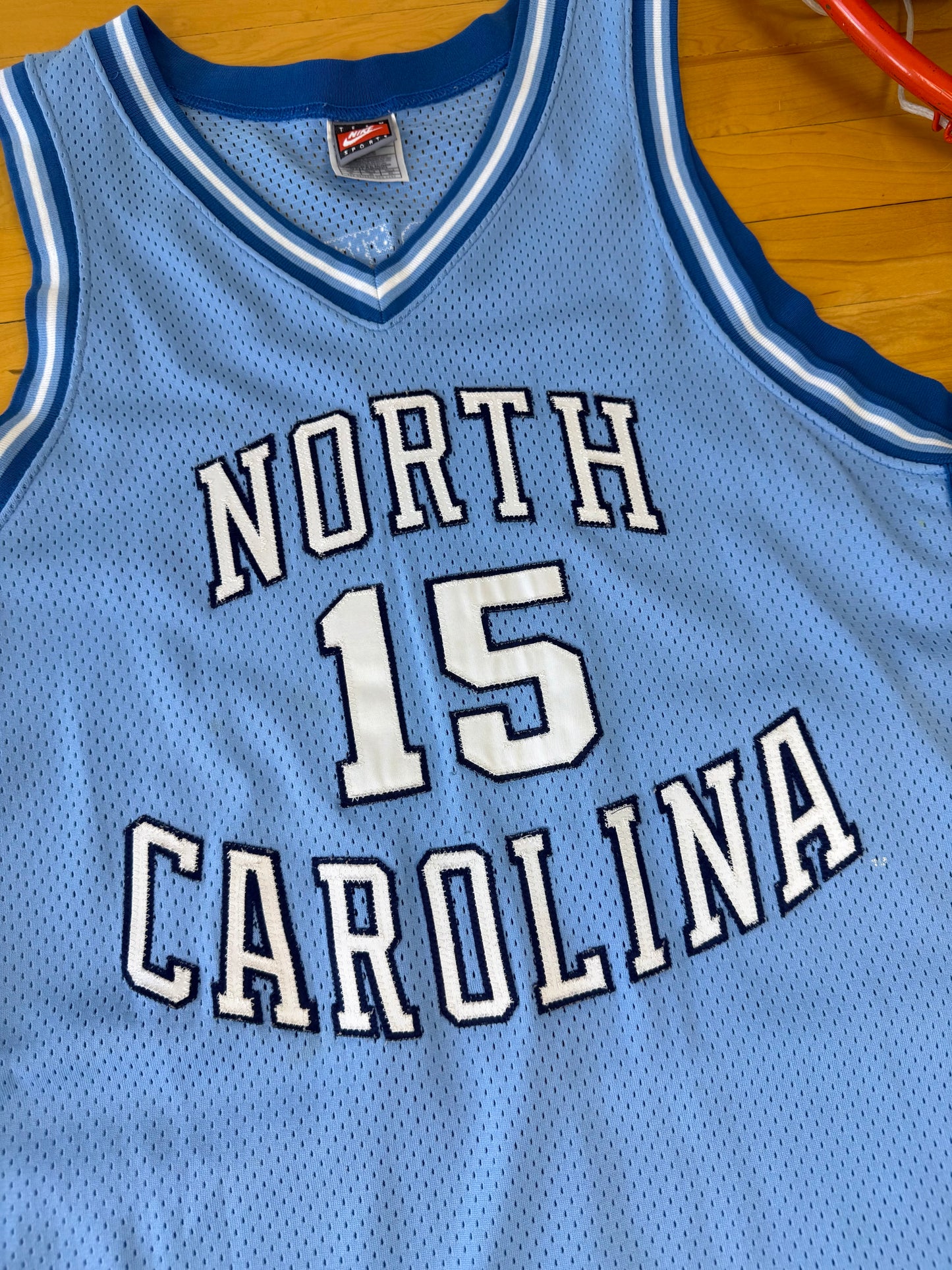 University of North Carolina Tar Heels Vince Carter 1997-1998 College Basketball Jersey (48/XL)