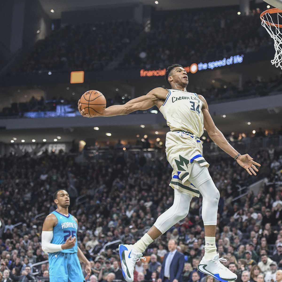 Milwaukee Bucks Giannis Antetokounmpo 2019-2020 “Cream City” NBA Basketball Jersey (40/Small)