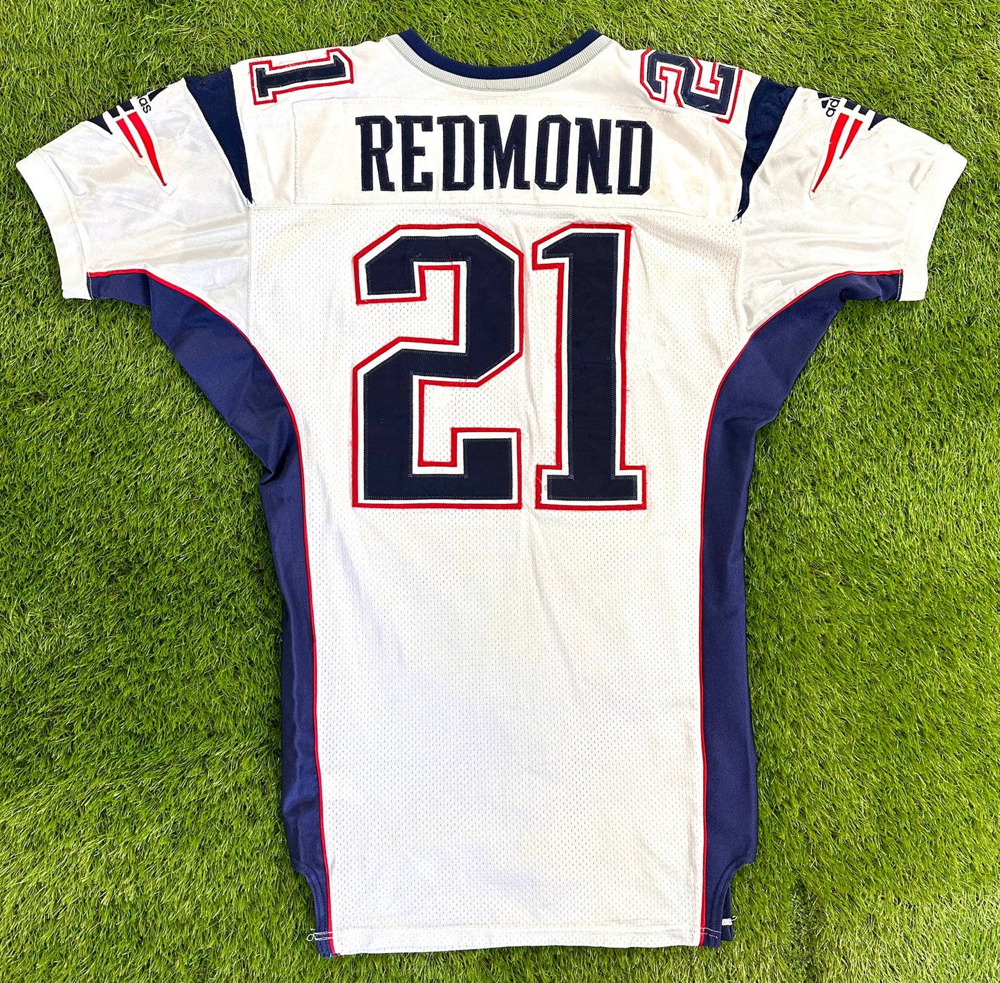 New England Patriots JR Redmond 2000 Game Worn NFL Football Jersey (48/Large)