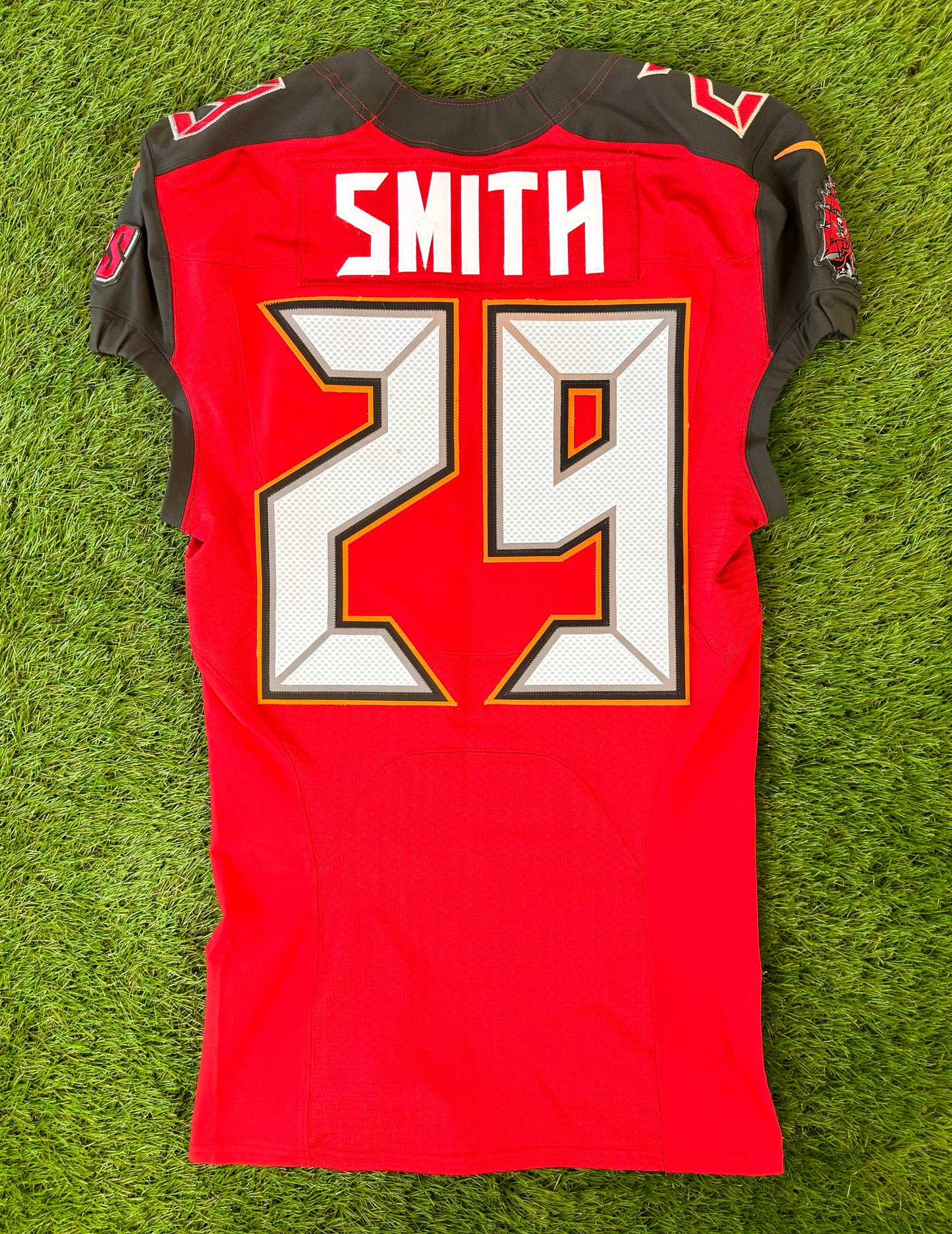 Tampa Bay Buccaneers 2019 Ryan Smith Game Worn NFL Football Jersey (40/Medium)