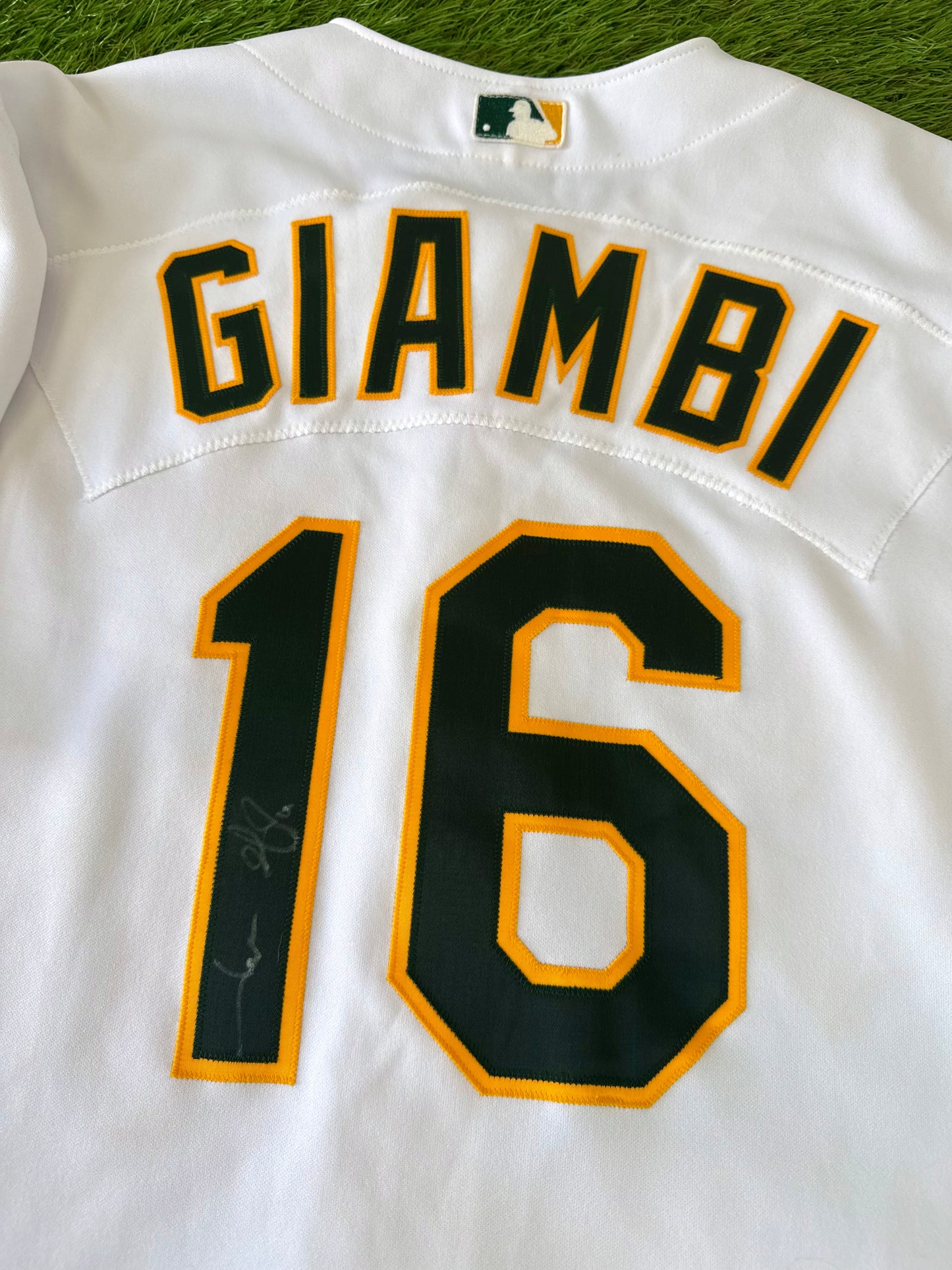 Oakland Athletics Jason Giambi Autographed 2001 MLB Baseball Jersey (48/XL)