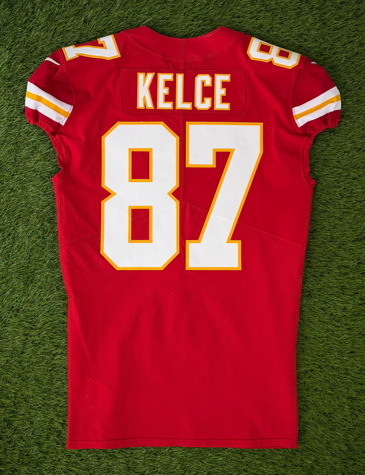 Kansas City Chiefs Travis Kelce 2021 NFL Football Jersey (42/Medium)