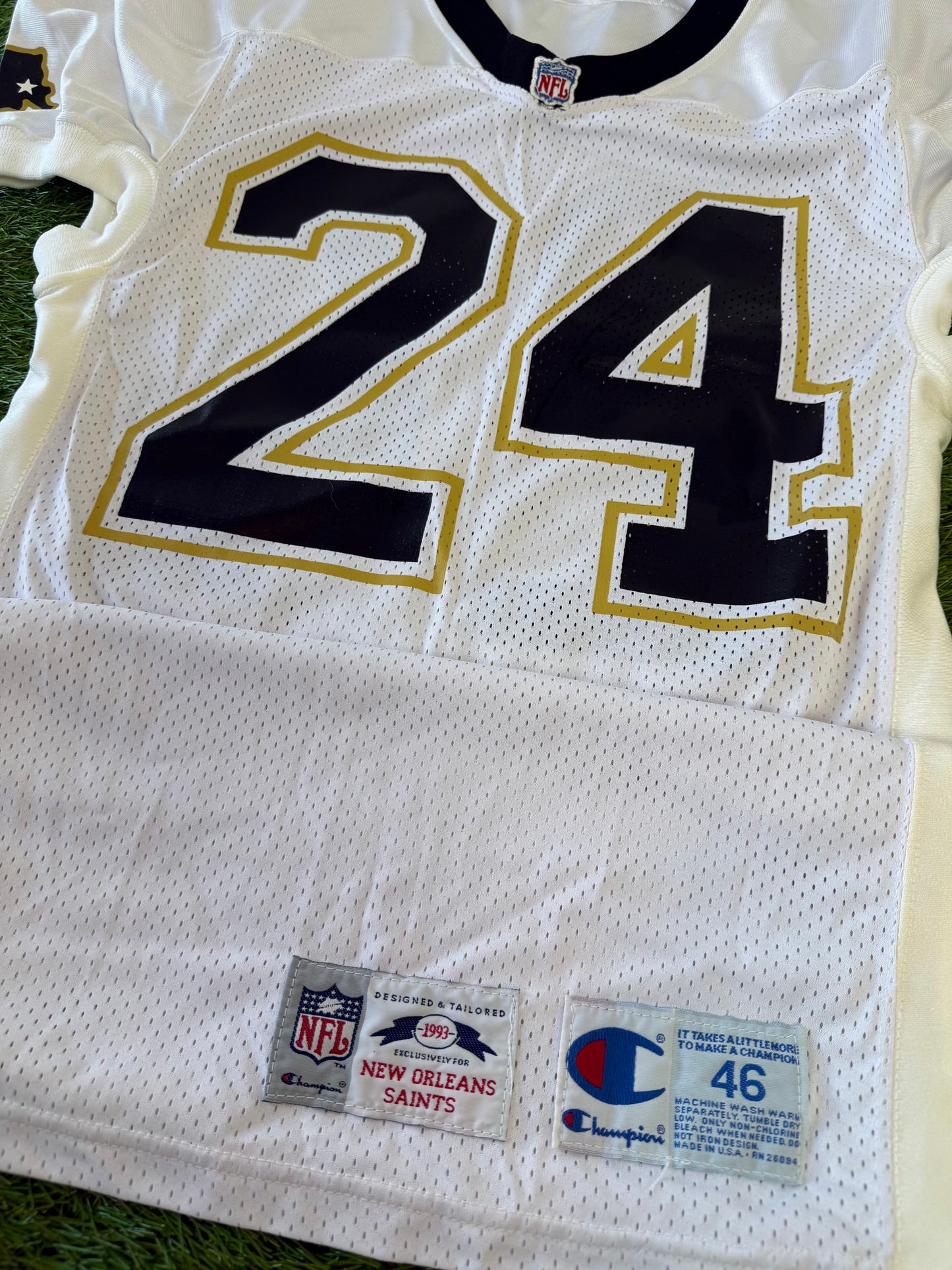 New Orleans Saints Mario Bates Autographed NFL Football Jersey (46/Large)