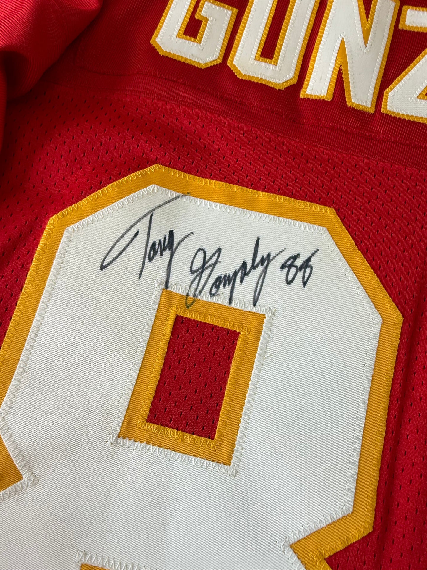 Kansas City Chiefs Tony Gonzalez Autographed 2000 NFL Football Jersey (52/XXL)