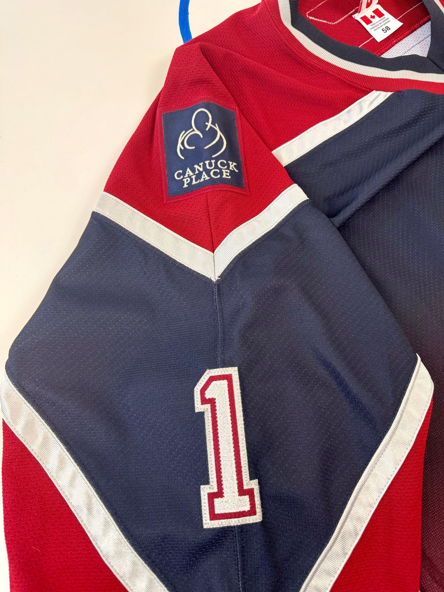 Vancouver Canucks 2005-2006 Roberto Luongo Alternate NHL Hockey Jersey (58G/XXXL)