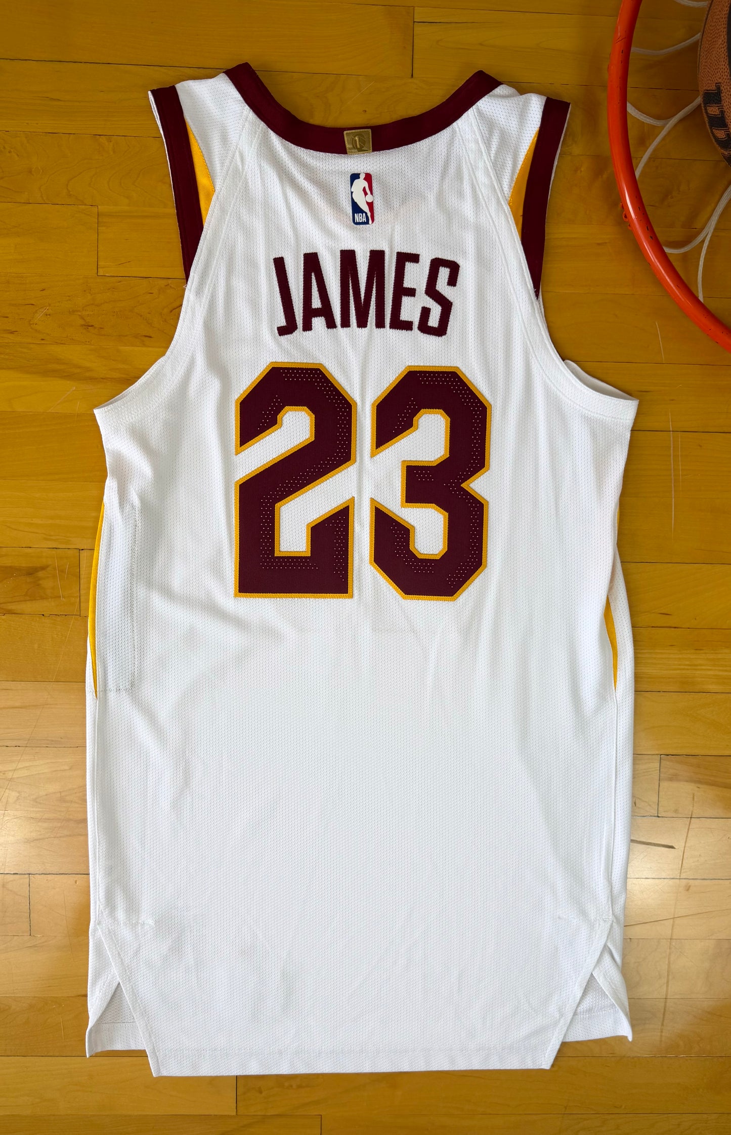 Cleveland Cavaliers LeBron James 2017-2018 NBA Basketball Jersey (44/Medium)