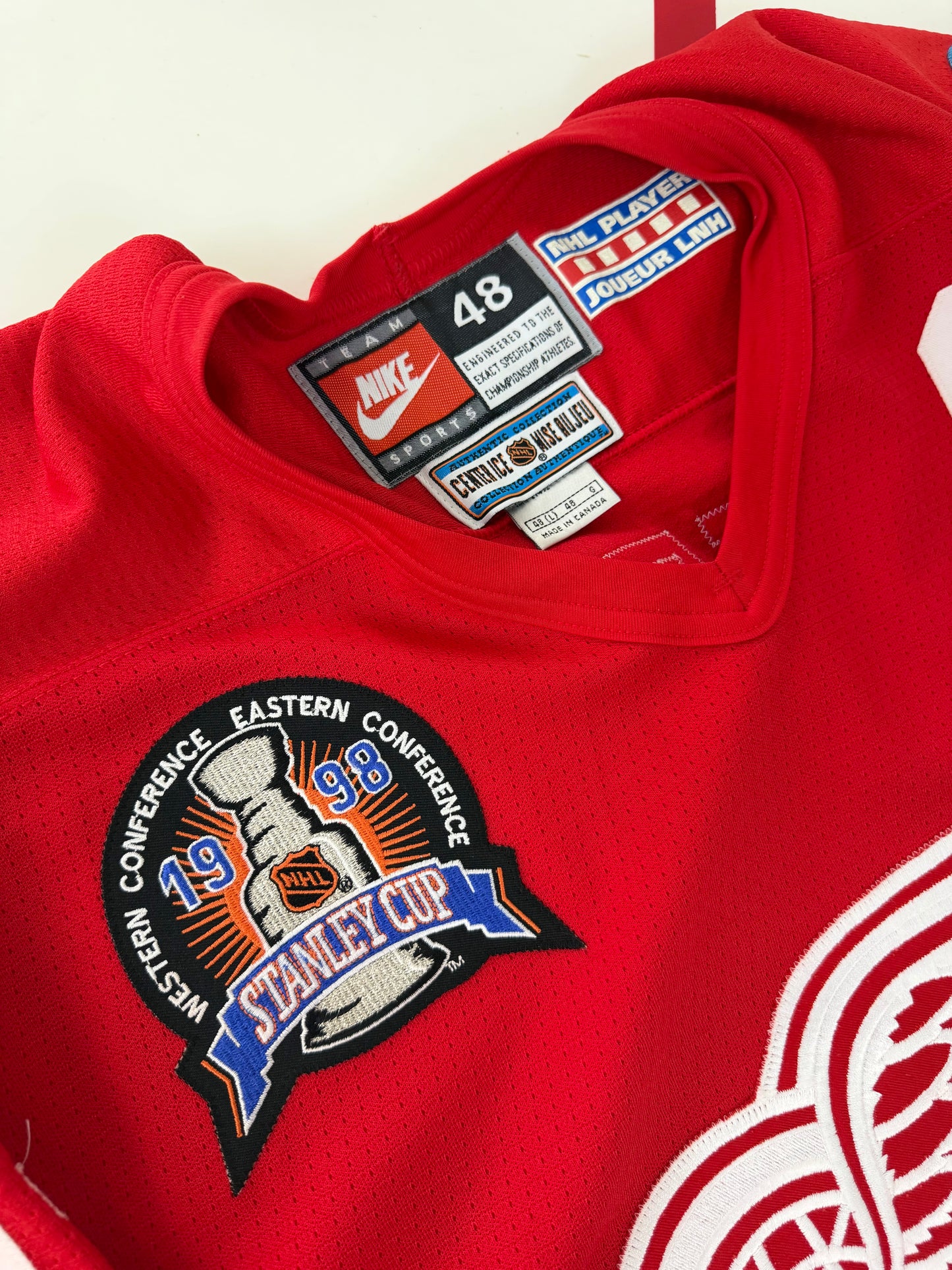 Detroit Red Wings Steve Yzerman 1998 Stanley Cup Finals NHL Hockey Jersey (48/Large)