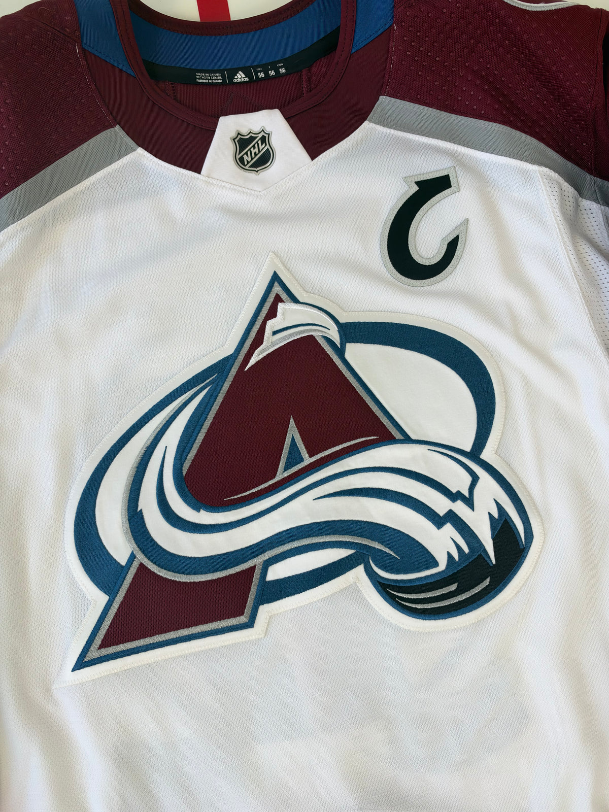 Colorado Avalanche Gabriel Landeskog 2018-2020 NHL Hockey Jersey (56/XXL)