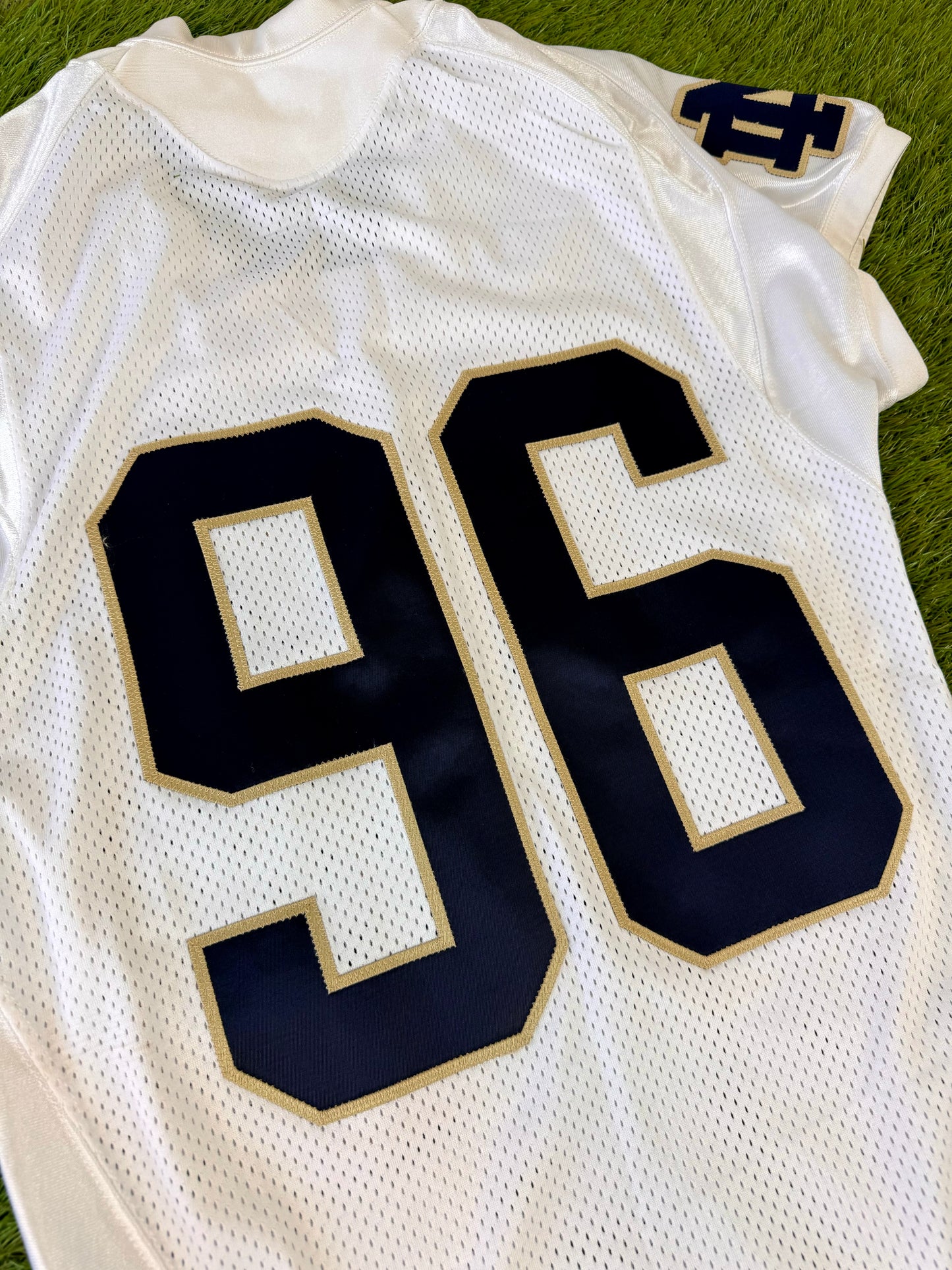 Notre Dame Fighting Irish 2010-2011 Kona Schwenke Game Worn College Football Jersey (42/Medium)