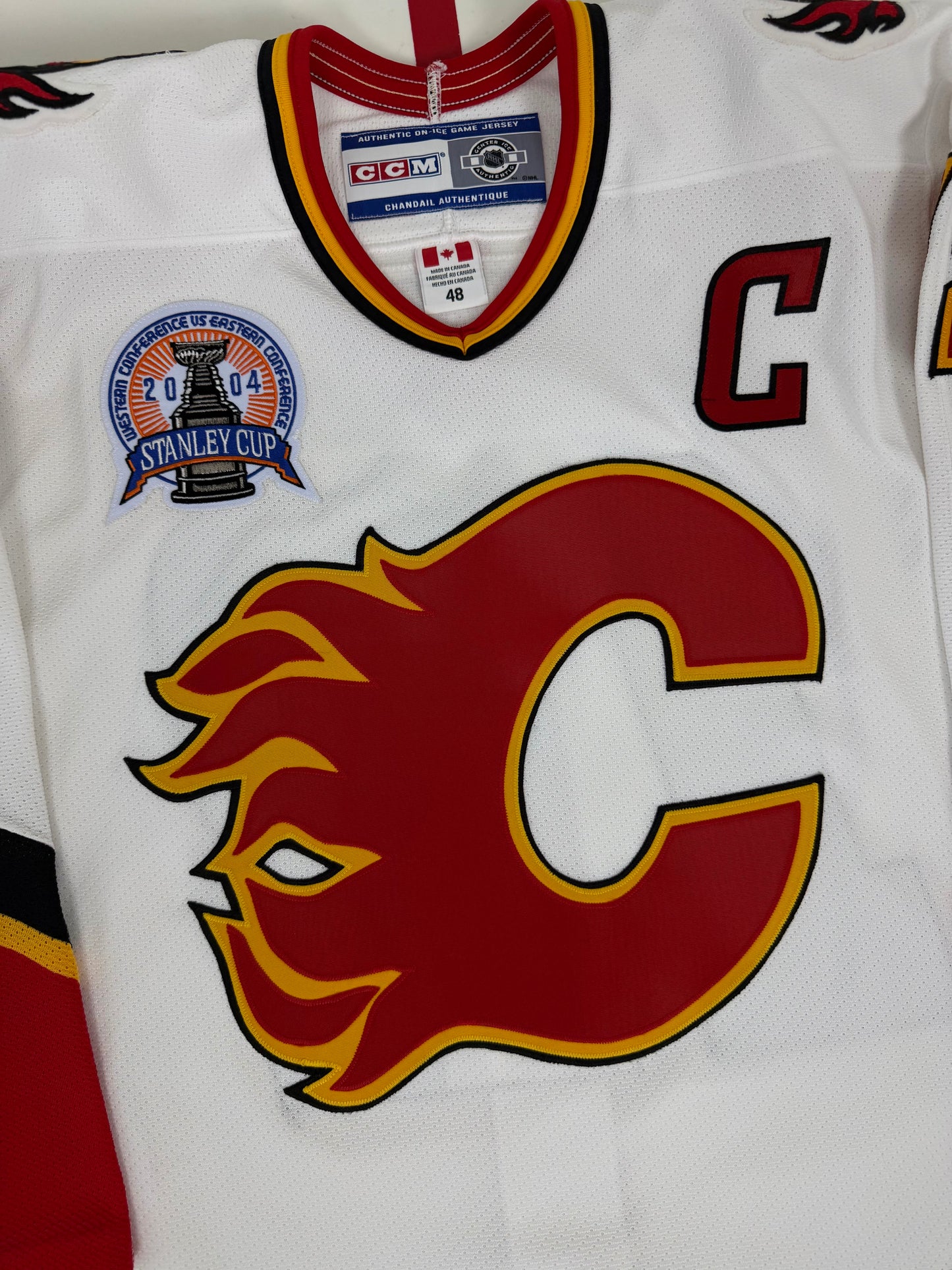 Calgary Flames Jarome Iginla 2004 Stanley Cup Finals NHL Hockey Jersey (48/Large)