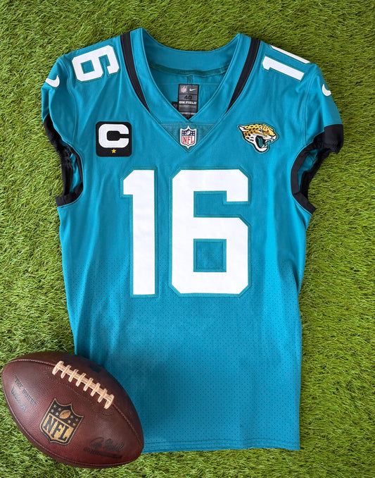 Jacksonville Jaguars Trevor Lawrence 2021 NFL Football Jersey (40/Medium)