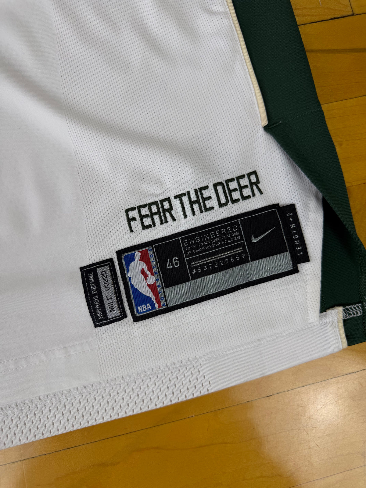 Milwaukee Bucks Giannis Antetokounmpo 2017-2020 NBA Basketball Jersey (46/Large)