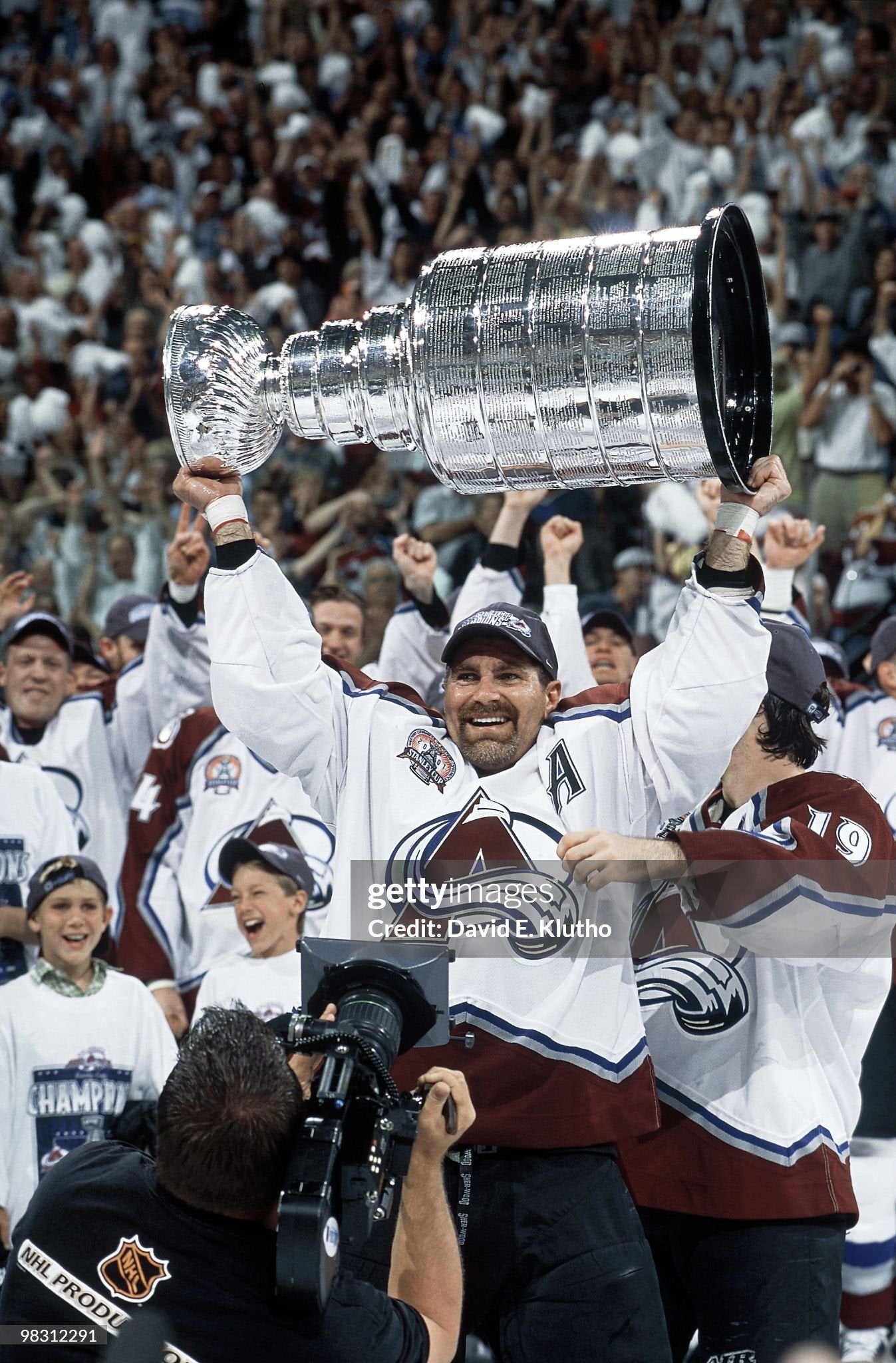 Colorado Avalanche Ray Bourque 2001 Stanley Cup Finals NHL Hockey Jersey (56/XXL)