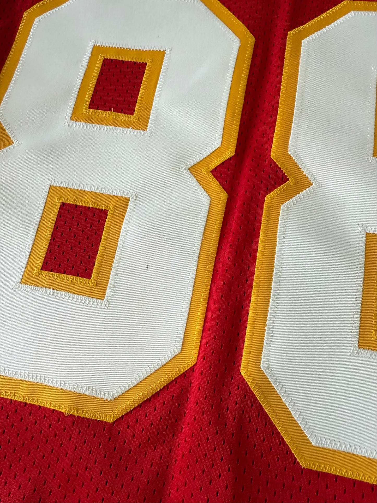 Kansas City Chiefs Tony Gonzalez Autographed 2000 NFL Football Jersey (52/XXL)