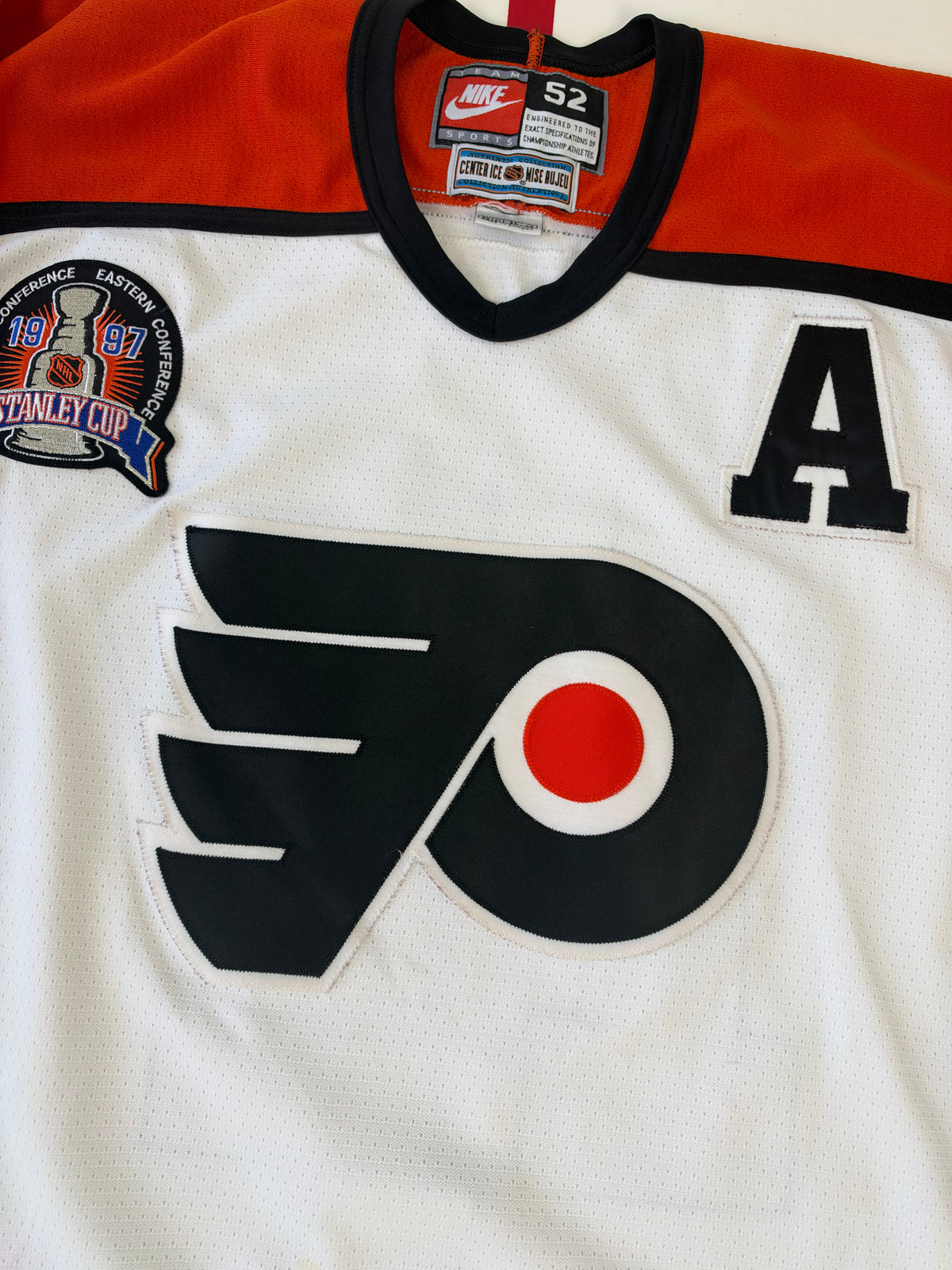 Philadelphia Flyers Rod Brind’Amour 1997 Stanley Cup Finals NHL Hockey Jersey (52/XL)