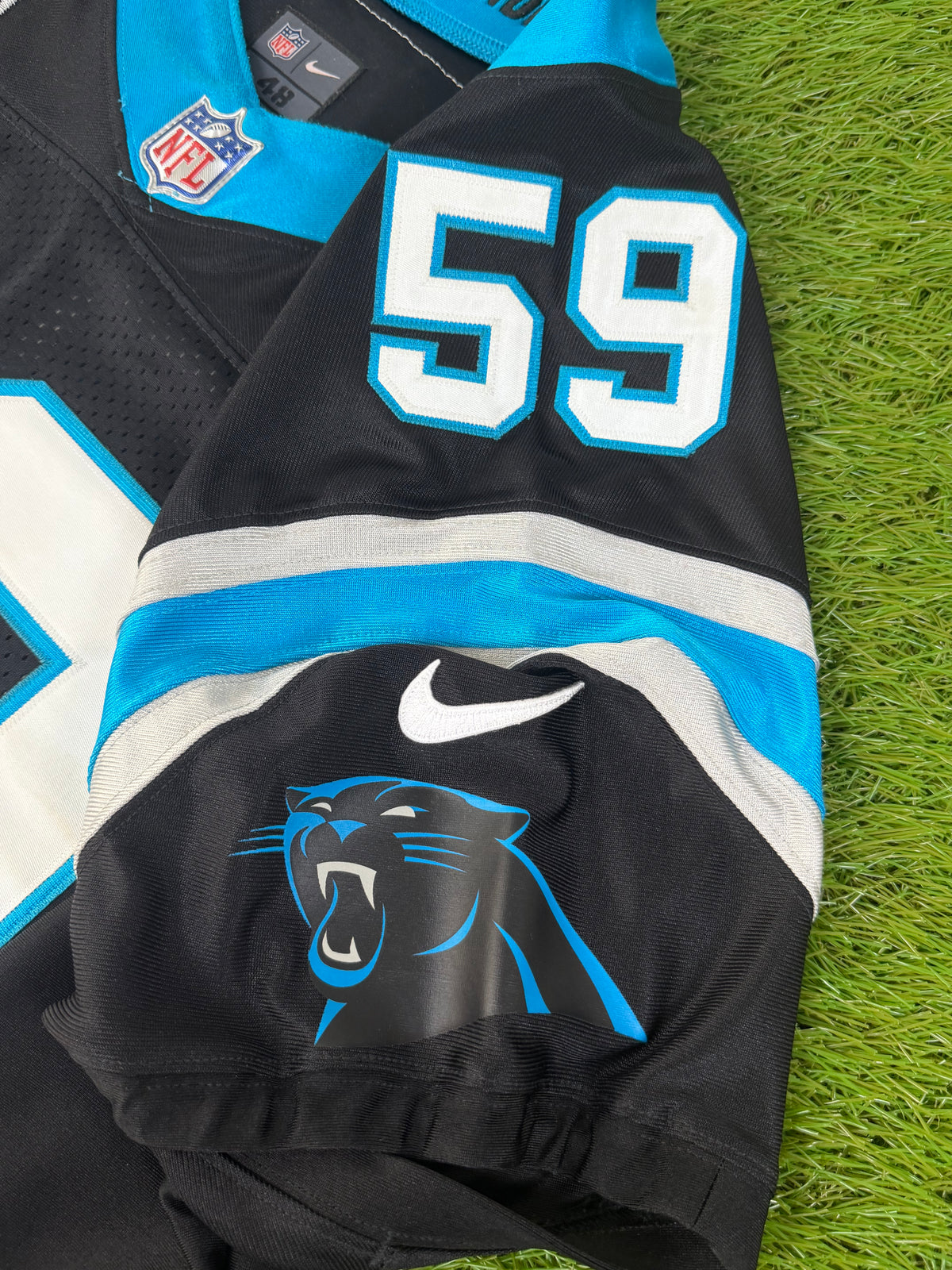 Carolina Panthers Luke Kuechly 2017 NFL Football Jersey (48/XL)