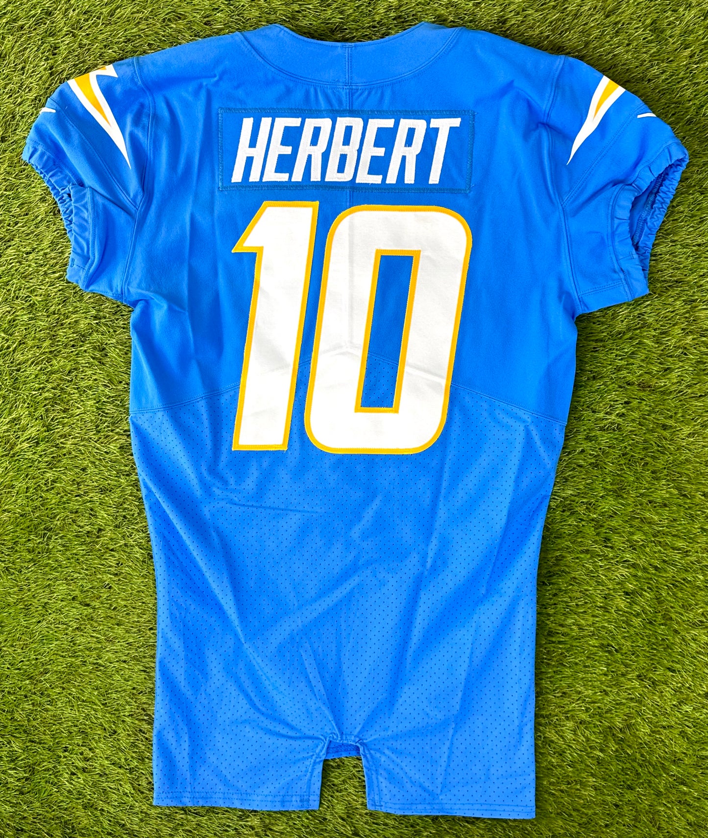 LA Chargers 2020 Justin Herbert NFL Football Jersey (42/Medium)