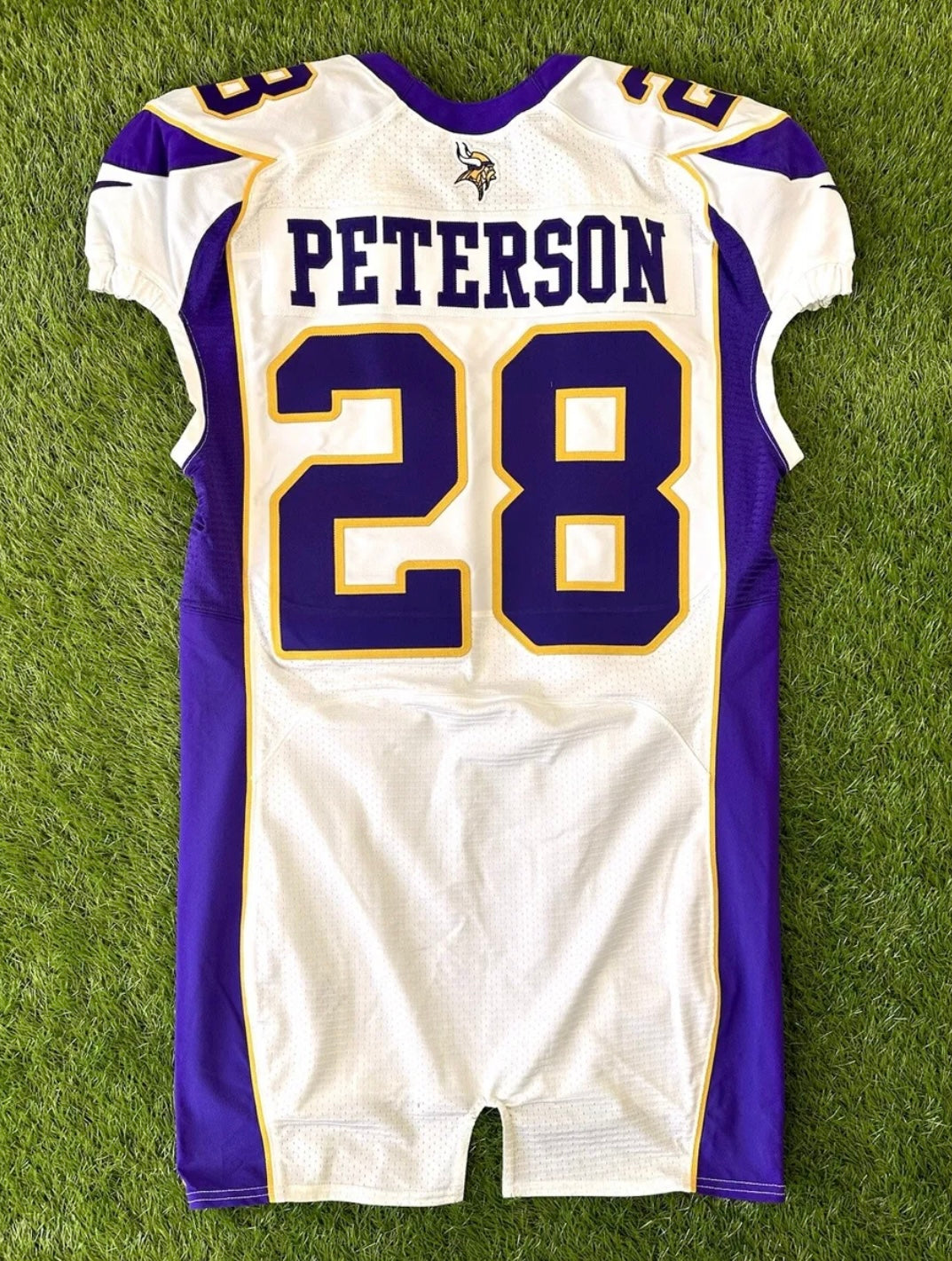Nike Minnesota Vikings No28 Adrian Peterson White Youth Stitched NFL Vapor Untouchable Limited Jersey