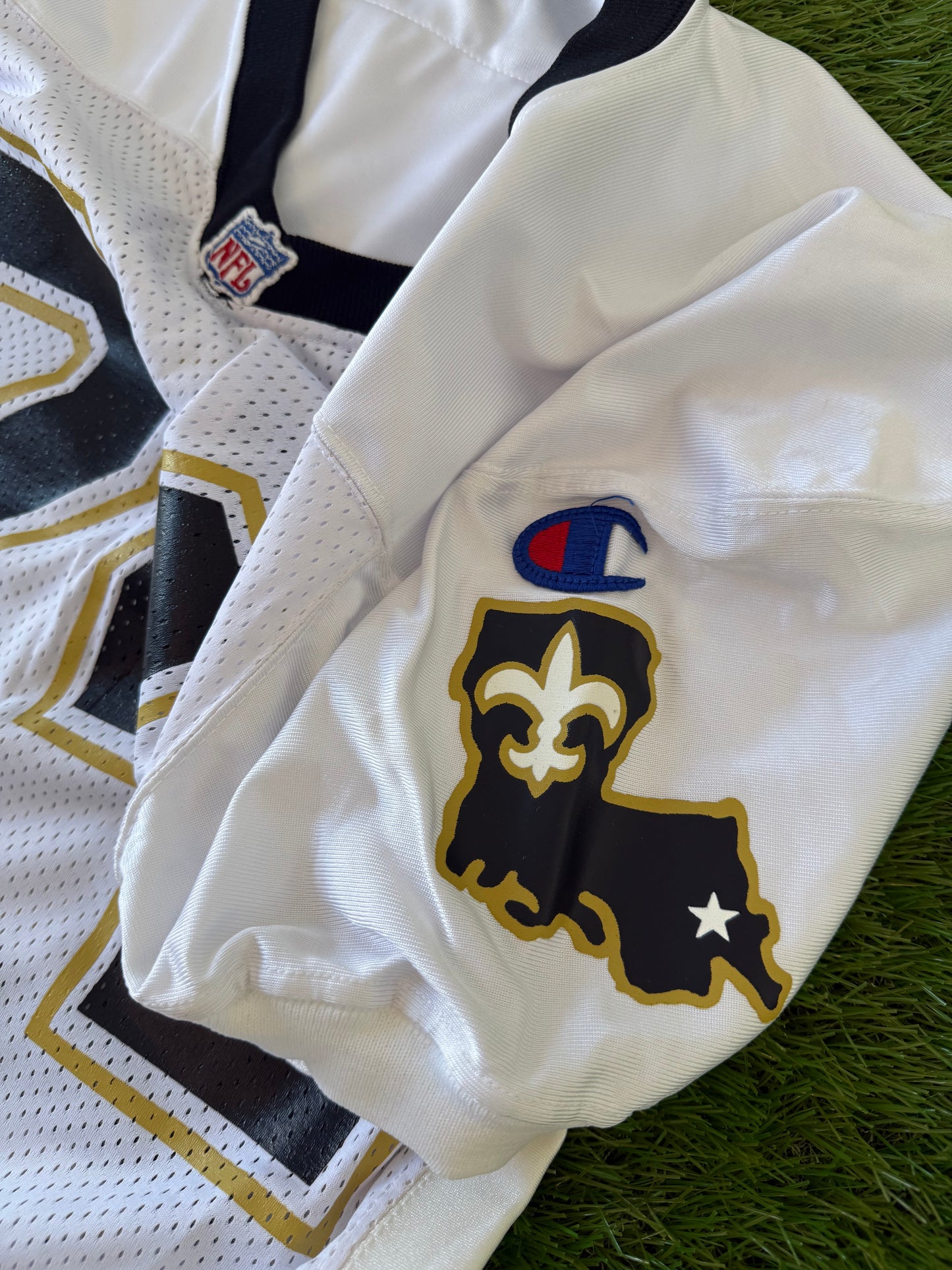 New Orleans Saints Mario Bates Autographed NFL Football Jersey (46/Large)