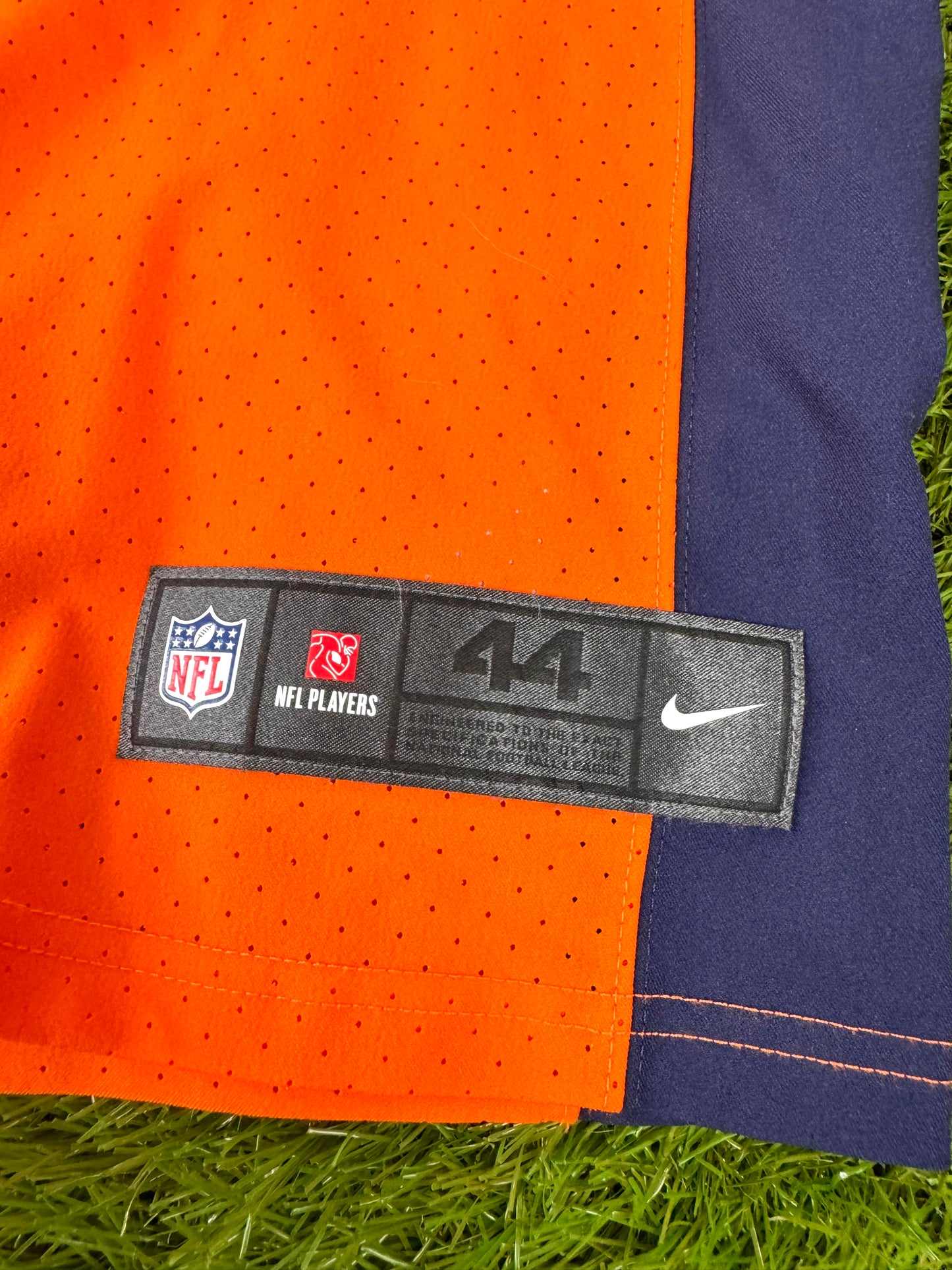 Denver Broncos Von Miller 2017-2021 NFL Football Jersey (44/Large)