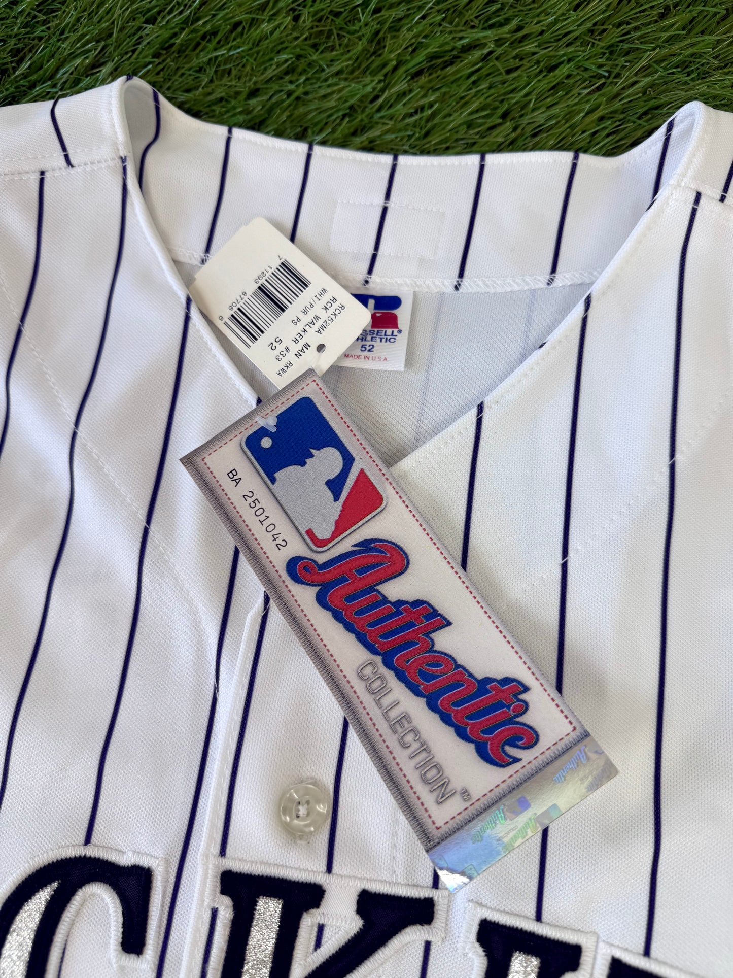 Colorado Rockies Larry Walker Autographed 2002 MLB Baseball Jersey (52/XXL)